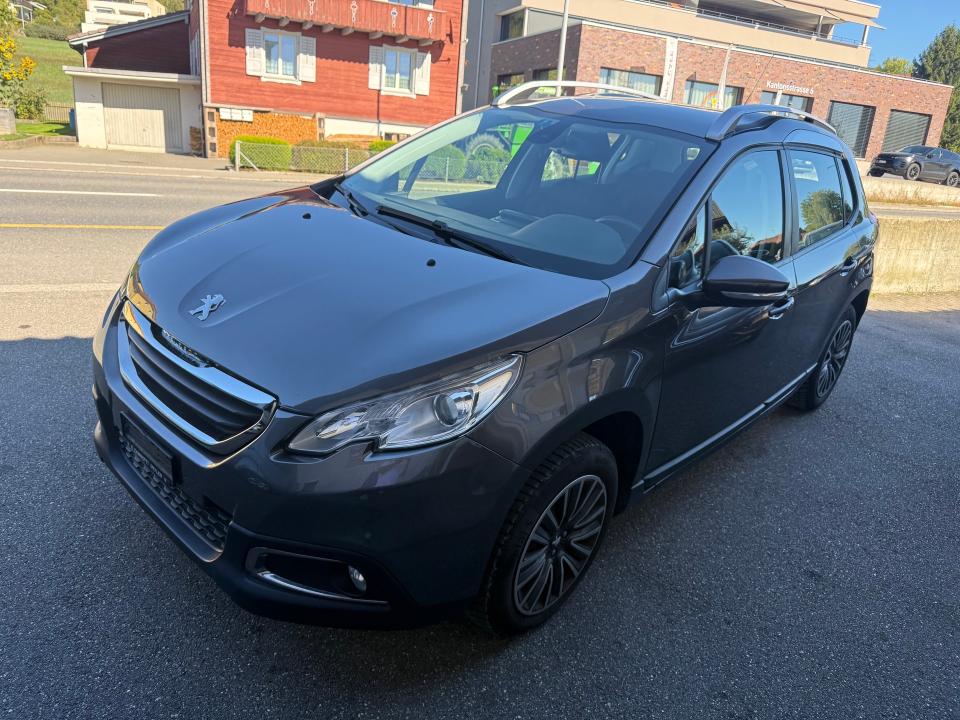 PEUGEOT 2008 1.2 VTI Allure