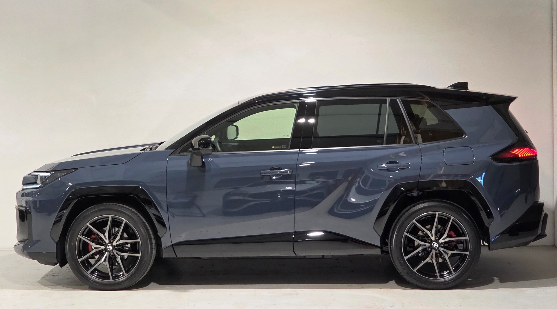TOYOTA RAV-4 2.5 HSD GR Sport e-CVT AWD-image-1