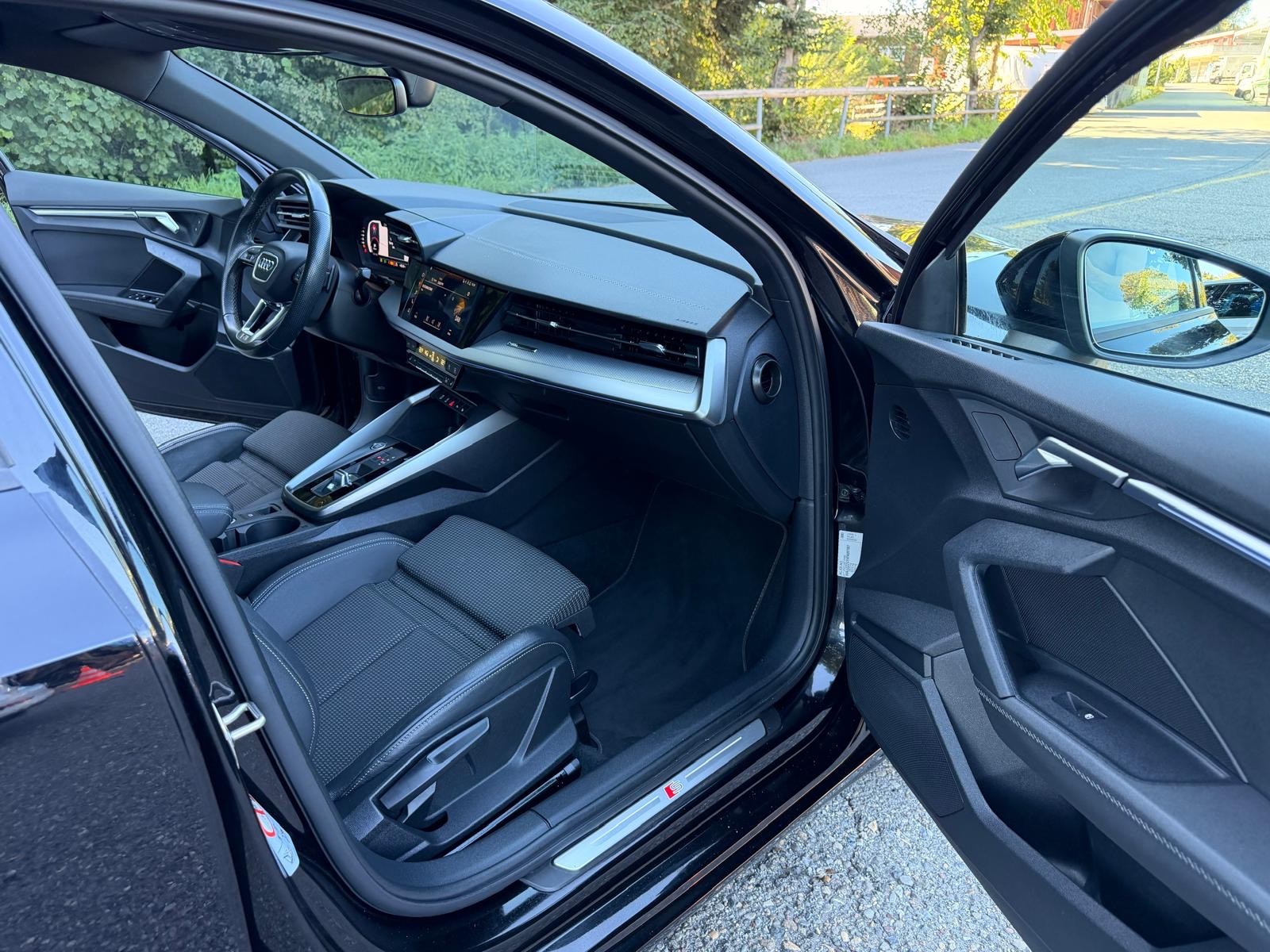 AUDI A3 Sportback 35 TFSI S line S-tronic-image-14
