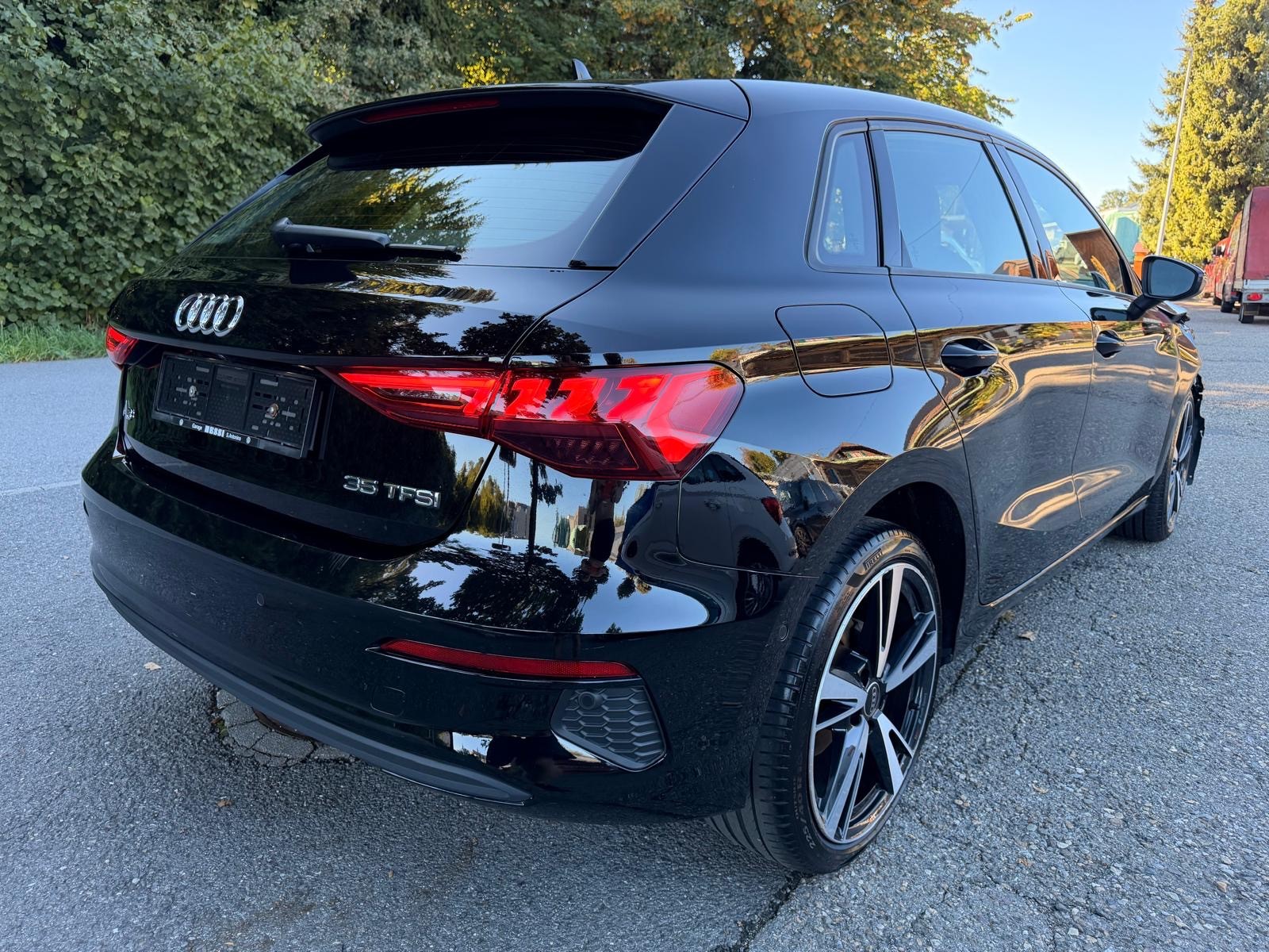 AUDI A3 Sportback 35 TFSI S line S-tronic-image-2