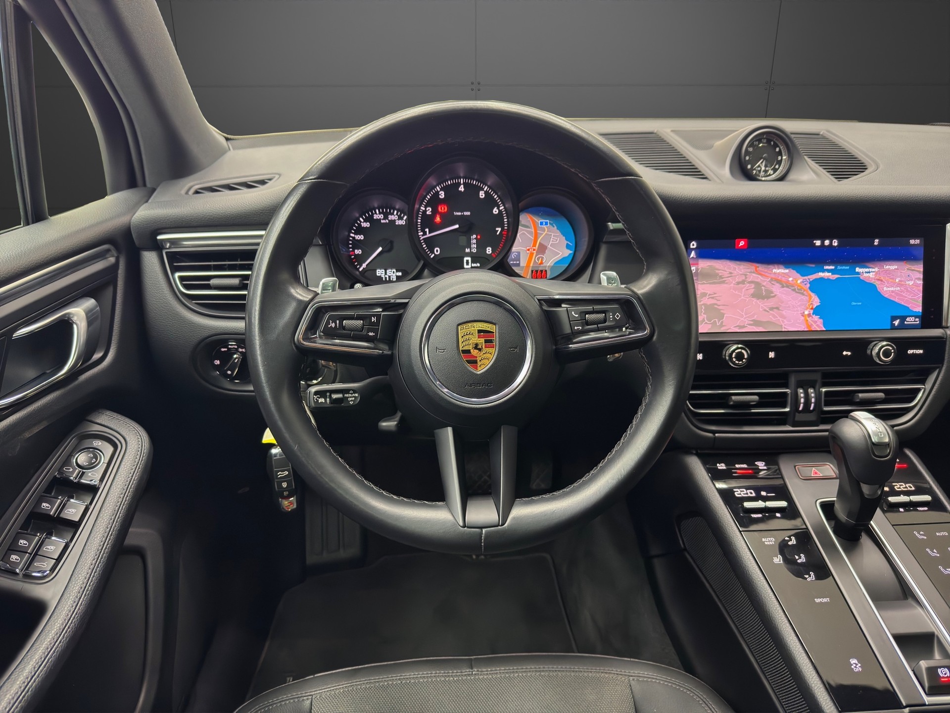 PORSCHE Macan PDK-image-9