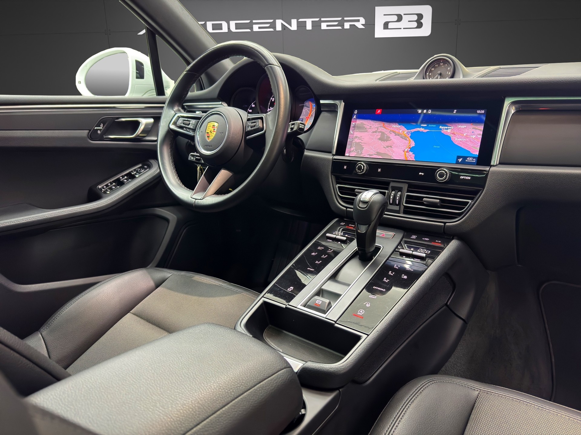 PORSCHE Macan PDK-image-11