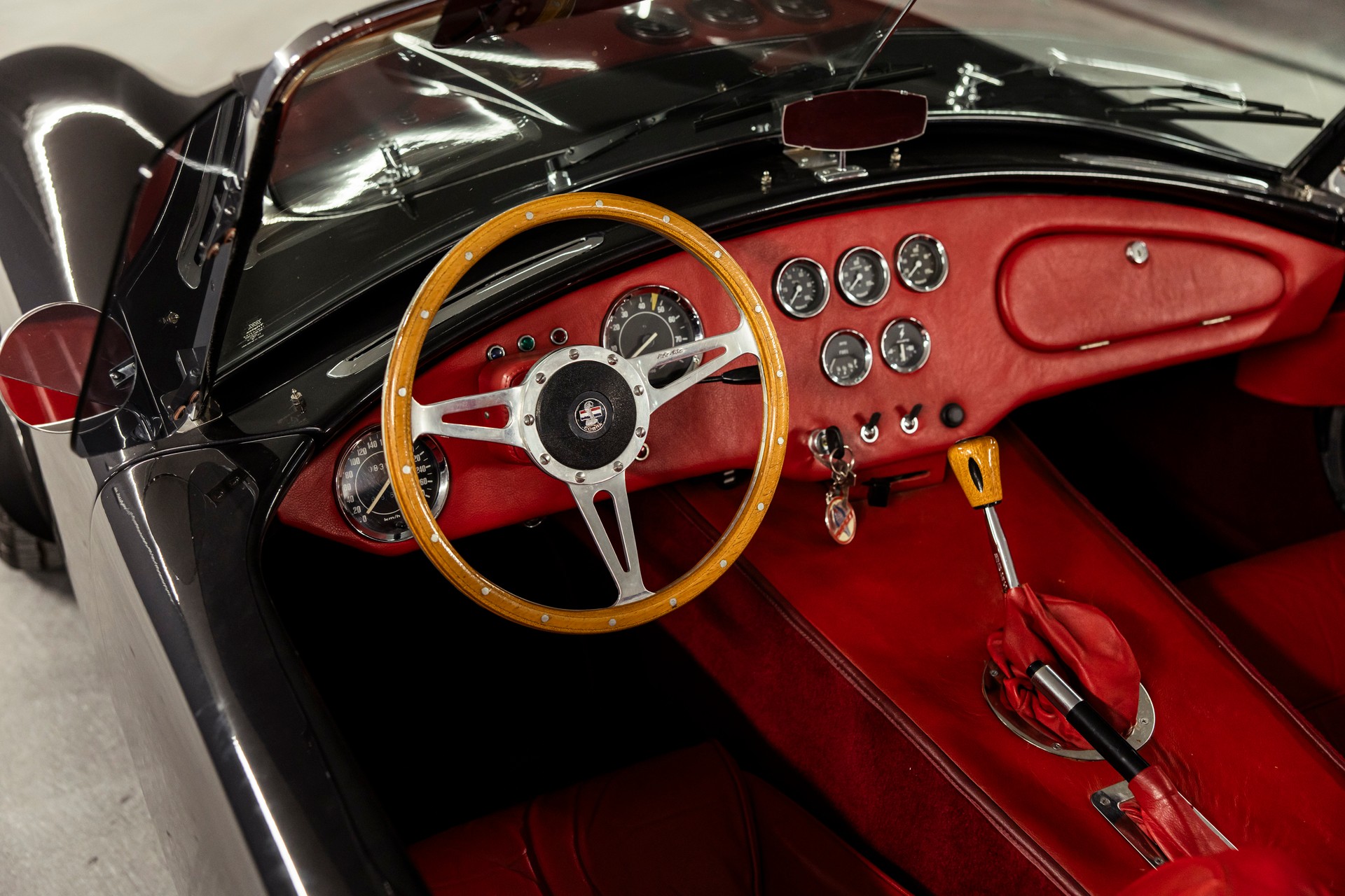AC Tomaszo Cobra Veteranfahrzeug-image-9