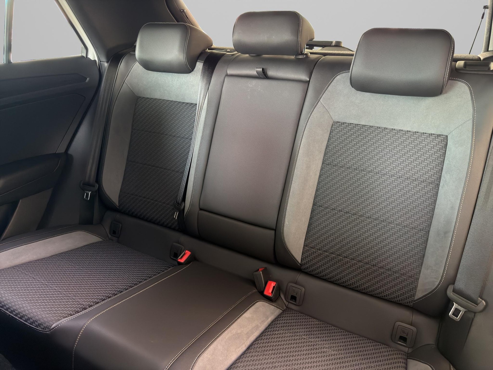 VW T-Roc 2.0 TSI R DSG 4motion-image-11