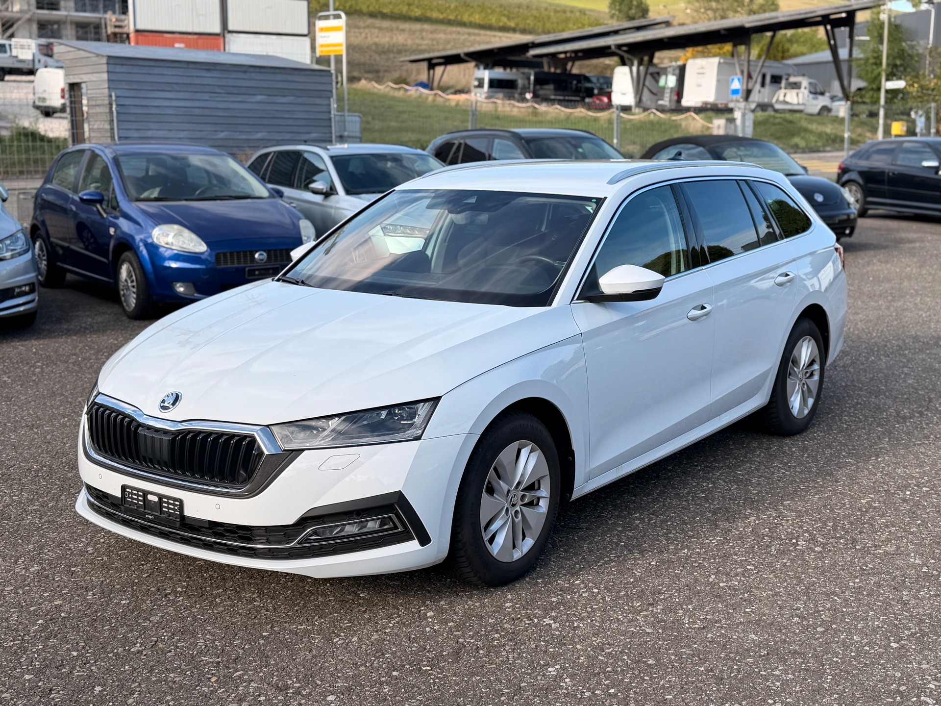 SKODA Octavia Combi 2.0 TDI DSG Ambition-image-0