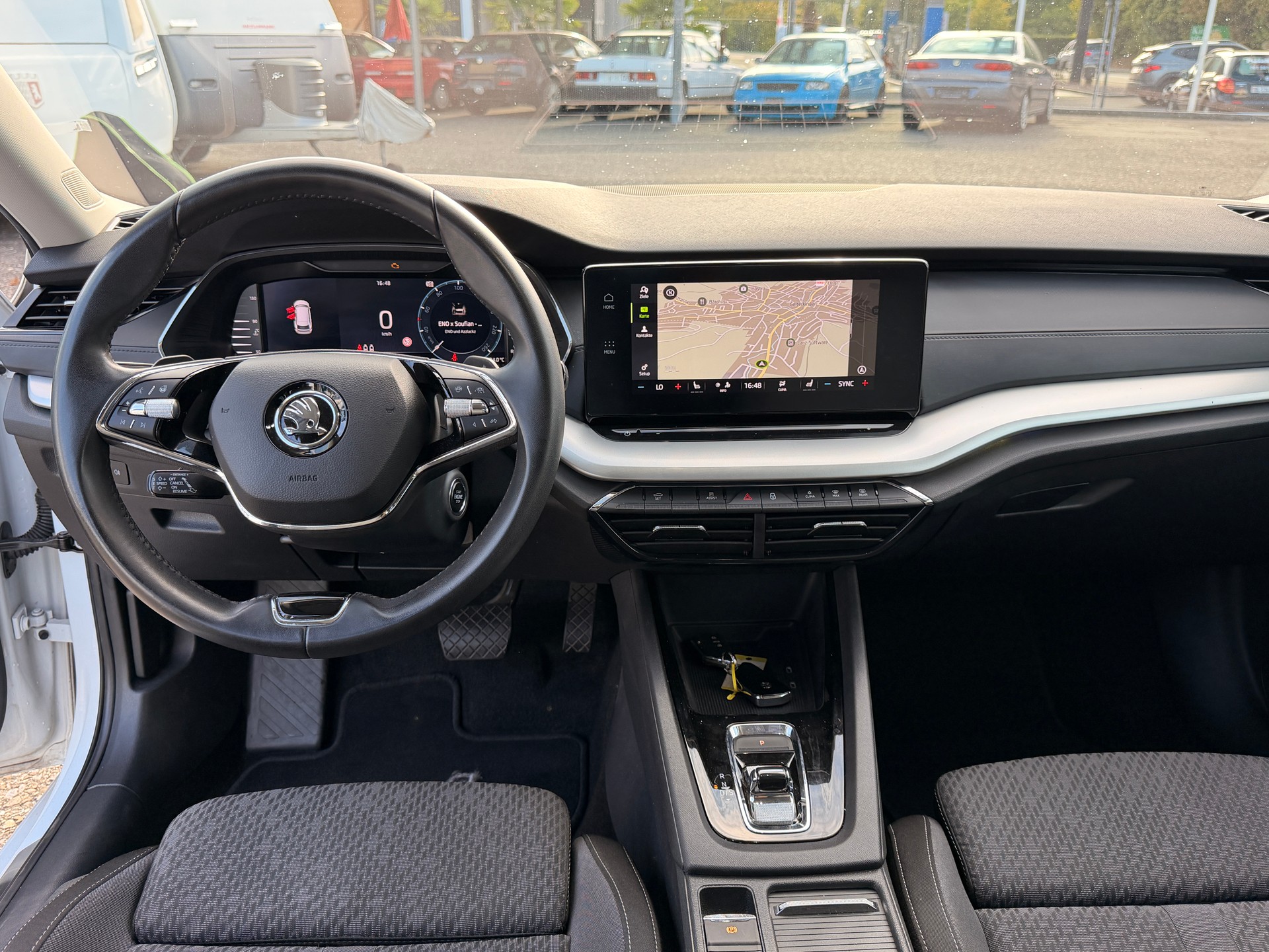 SKODA Octavia Combi 2.0 TDI DSG Ambition-image-6
