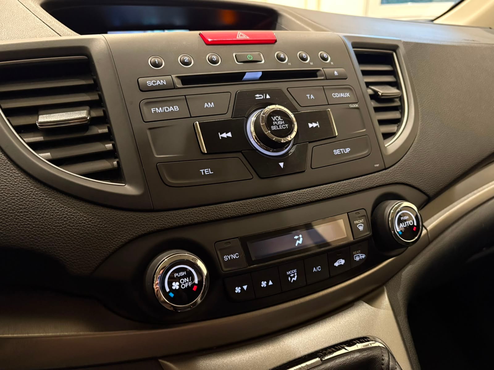HONDA CR-V 1.6 i-DTEC Comfort 2WD *Frisch ab MFK*-image-8