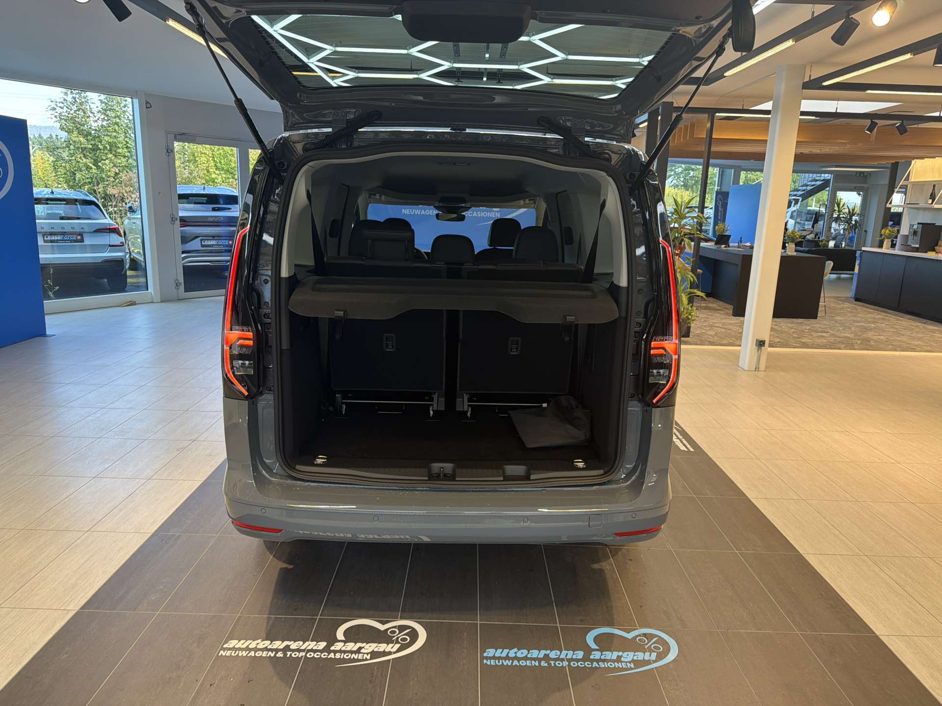 VW Caddy Maxi 1.5 TSi PHEV Style 7-Plätzer 204PS DSG-Automat-image-7