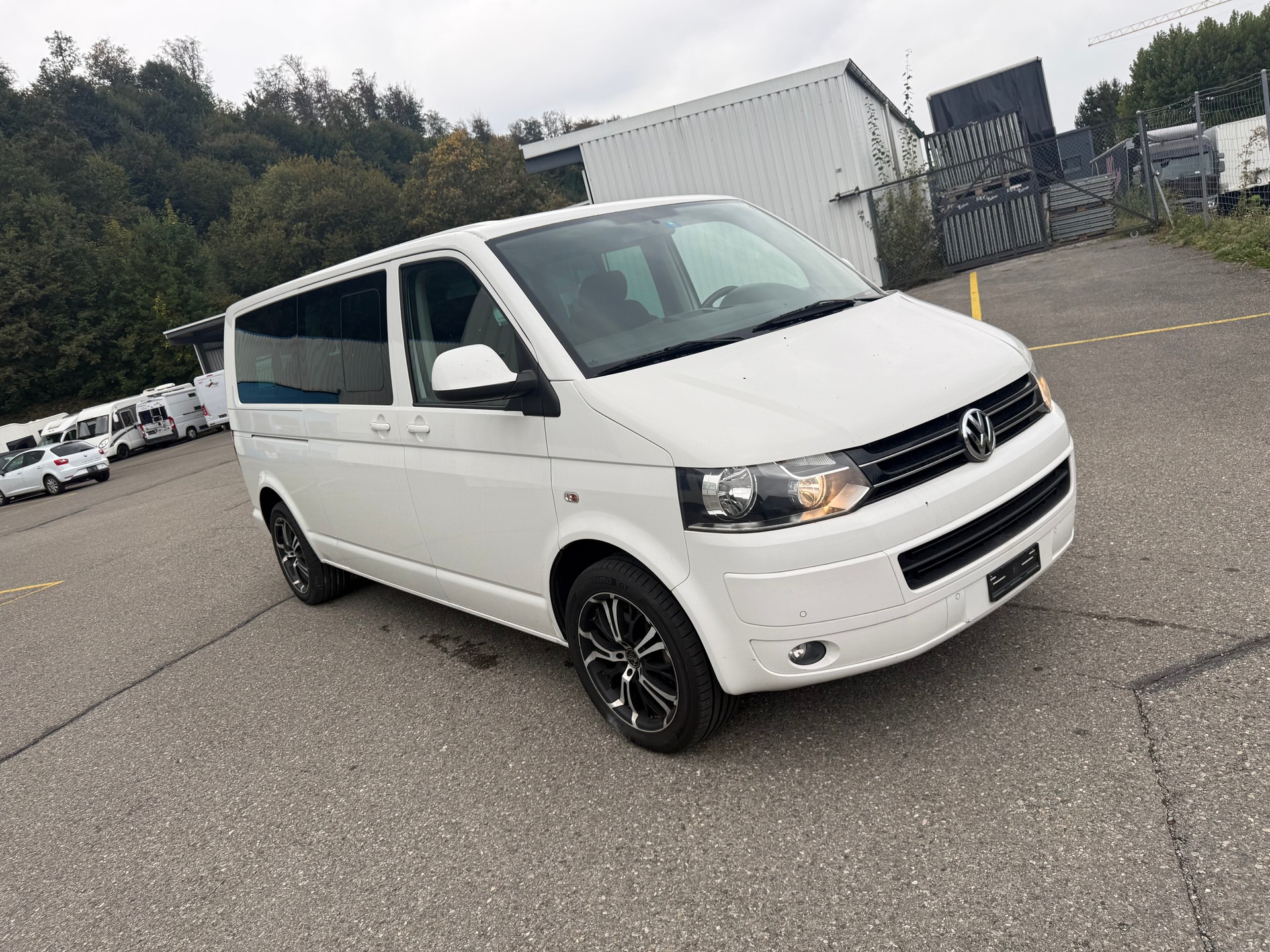 VW T5 Caravelle Comfortline 2.0 TDI CR DSG-image-1