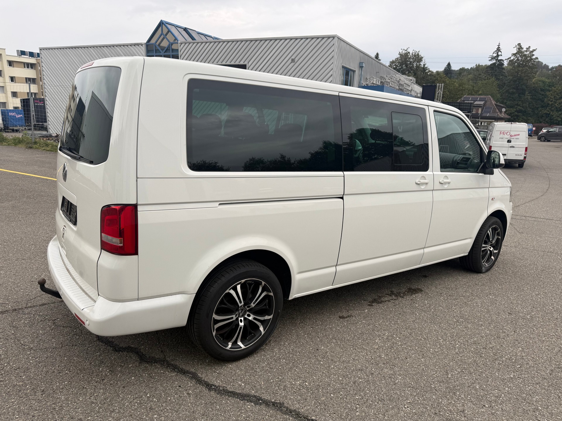VW T5 Caravelle Comfortline 2.0 TDI CR DSG-image-3