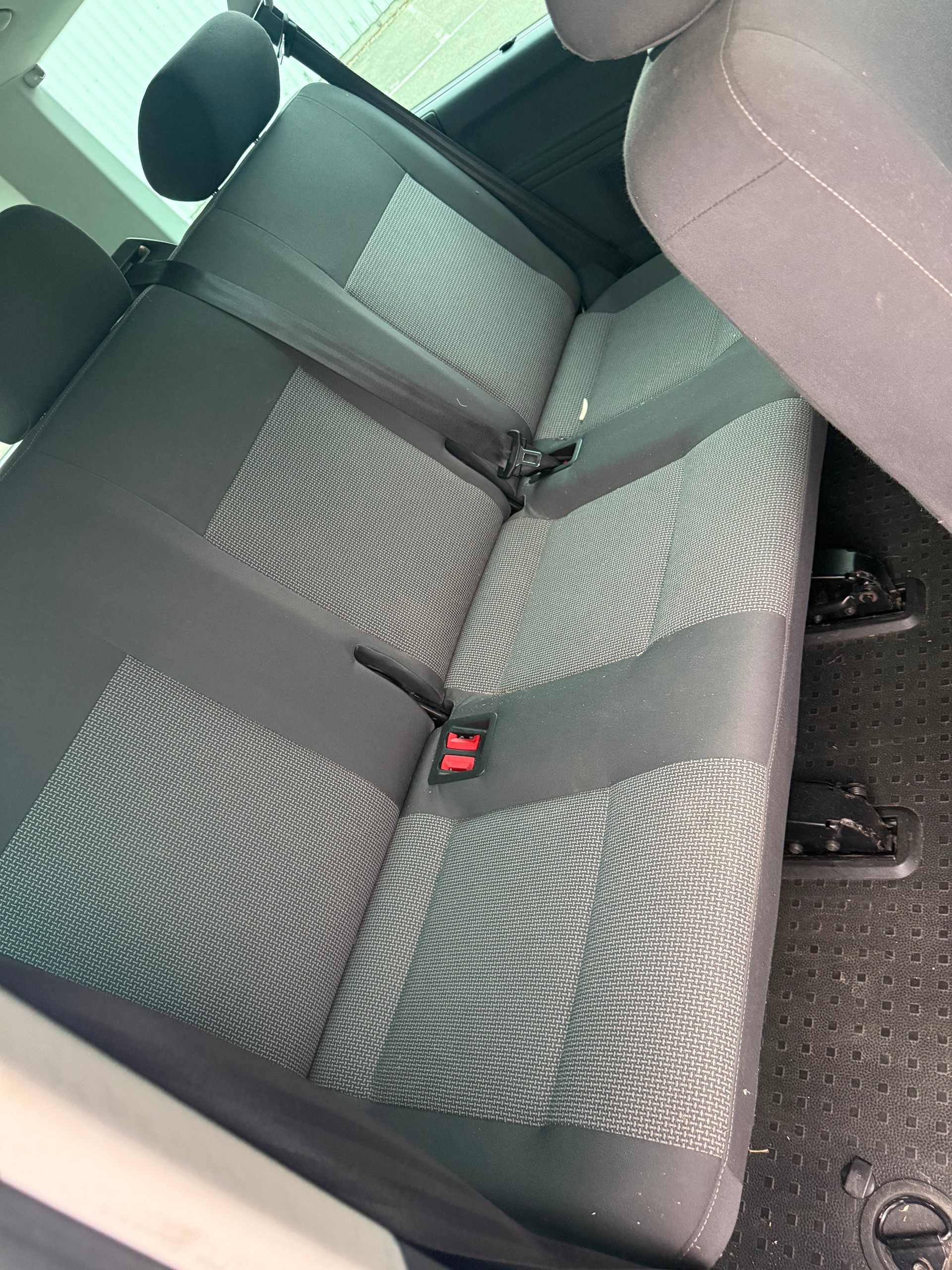 VW T5 Caravelle Comfortline 2.0 TDI CR DSG-image-10