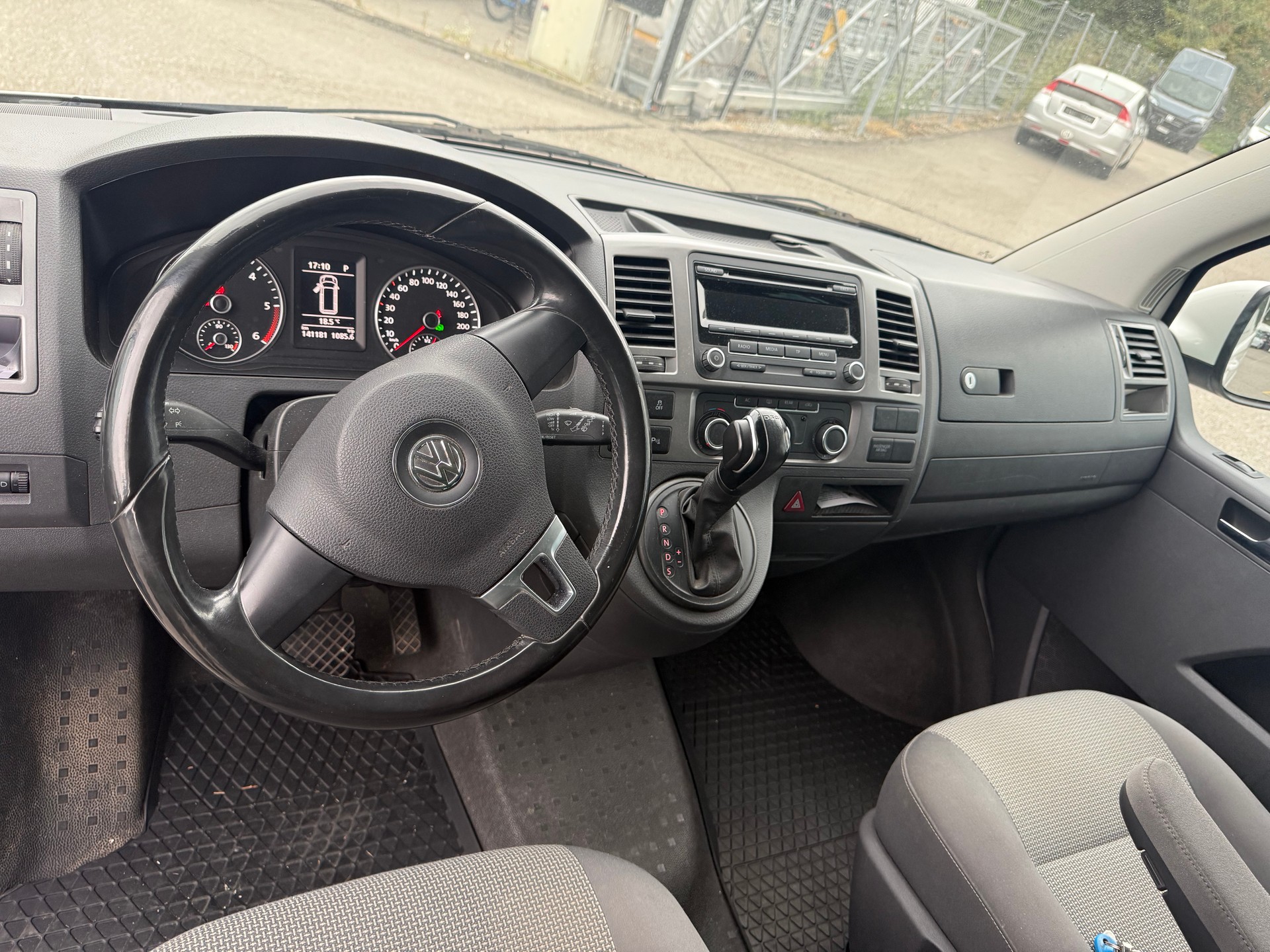 VW T5 Caravelle Comfortline 2.0 TDI CR DSG-image-8
