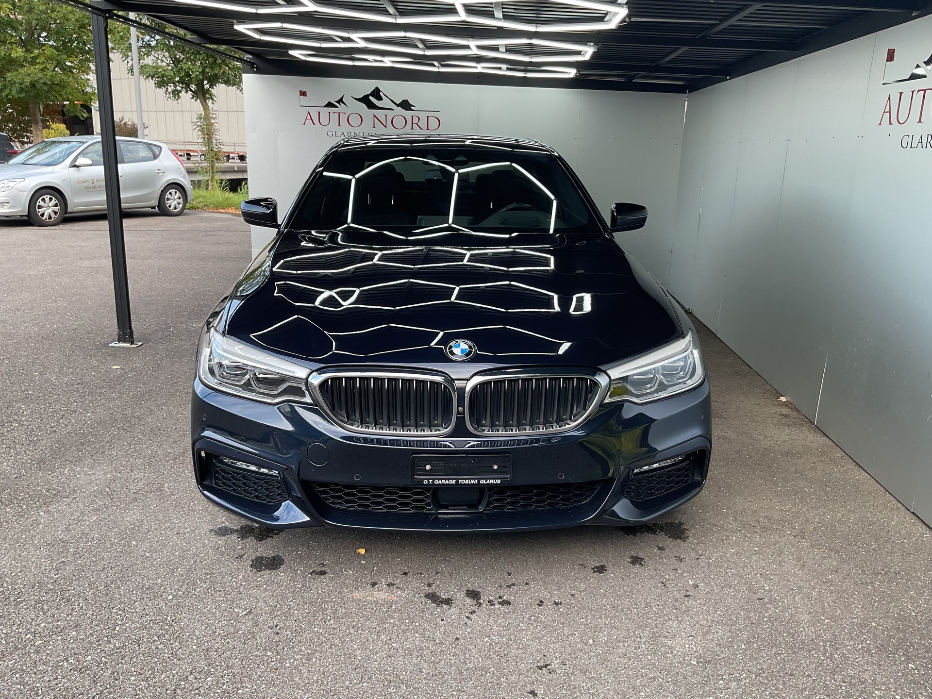 BMW 540i xDrive Steptronic-image-1