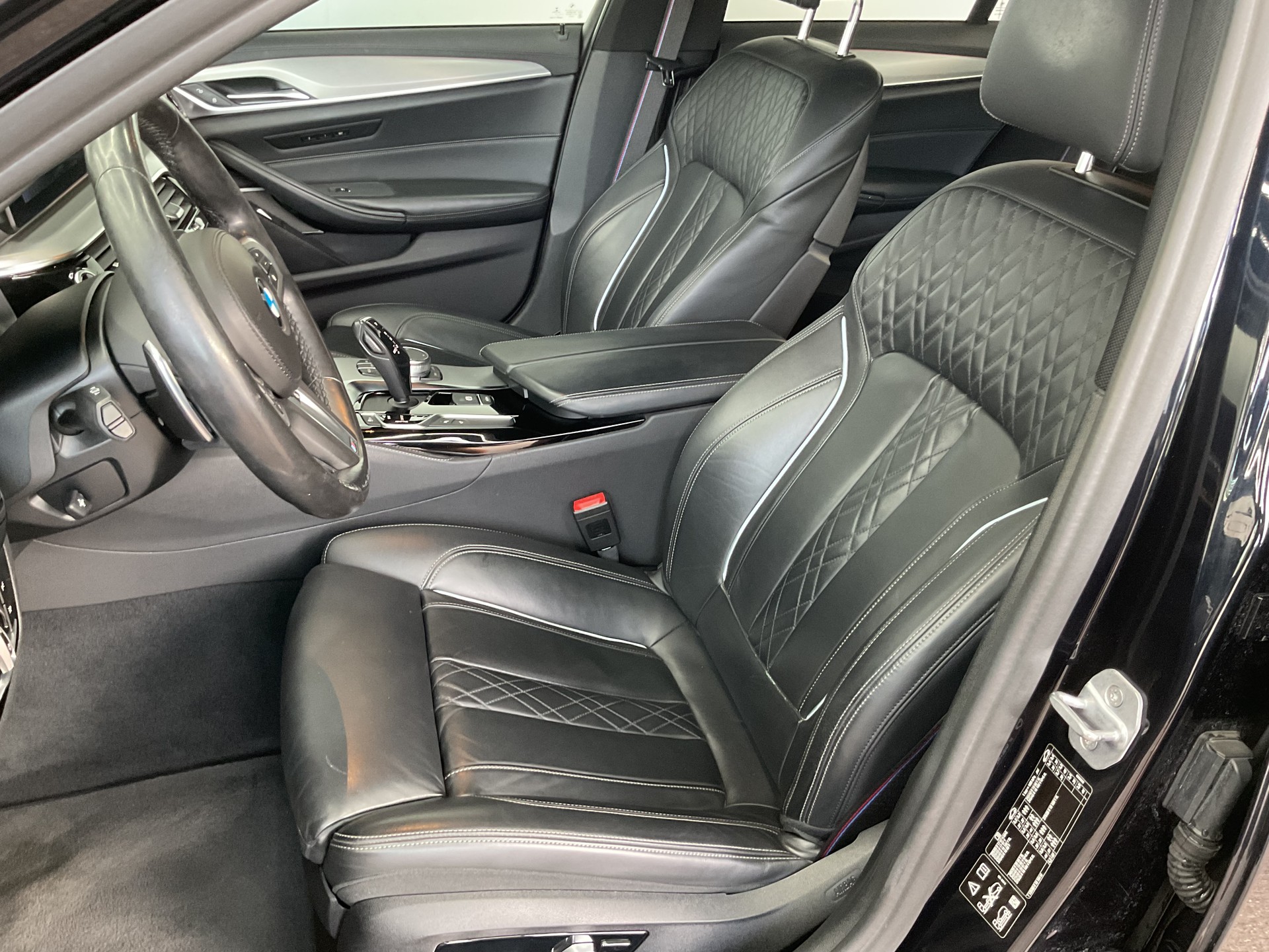 BMW 540i xDrive Steptronic-image-11