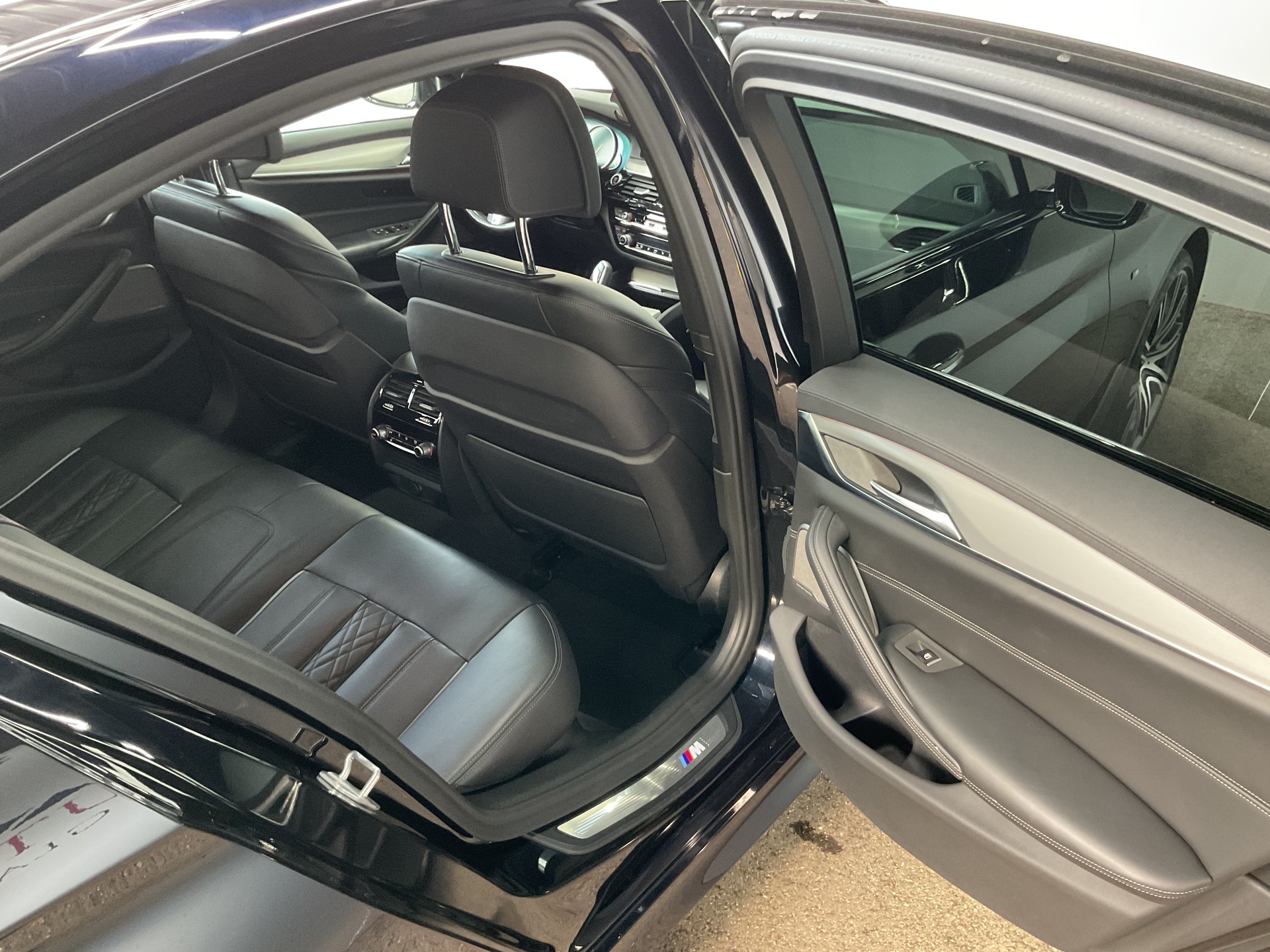BMW 540i xDrive Steptronic-image-9