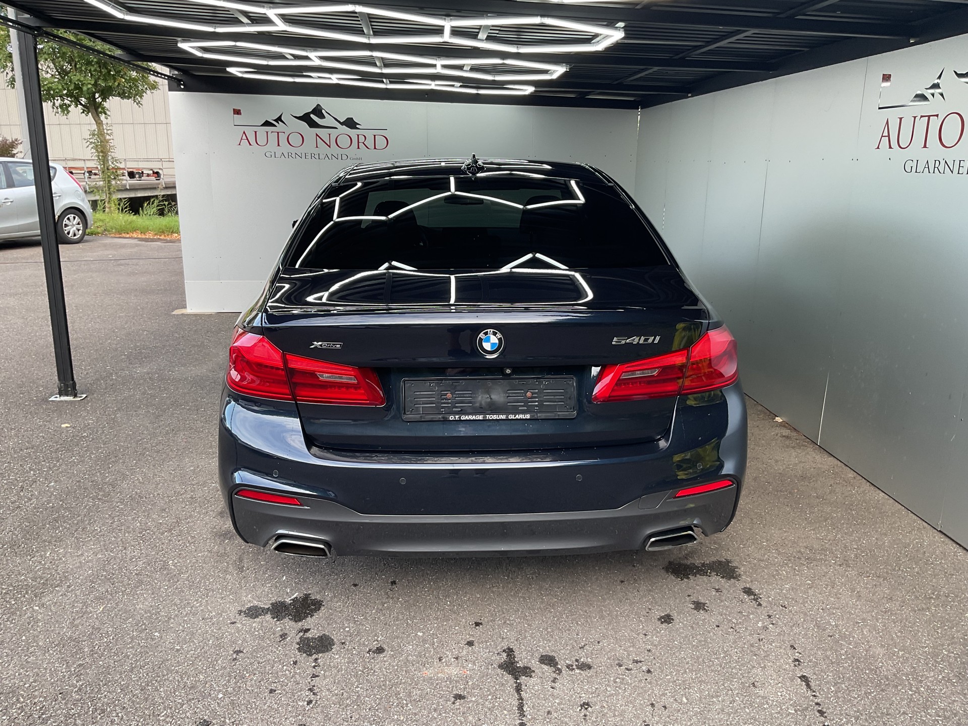 BMW 540i xDrive Steptronic-image-4