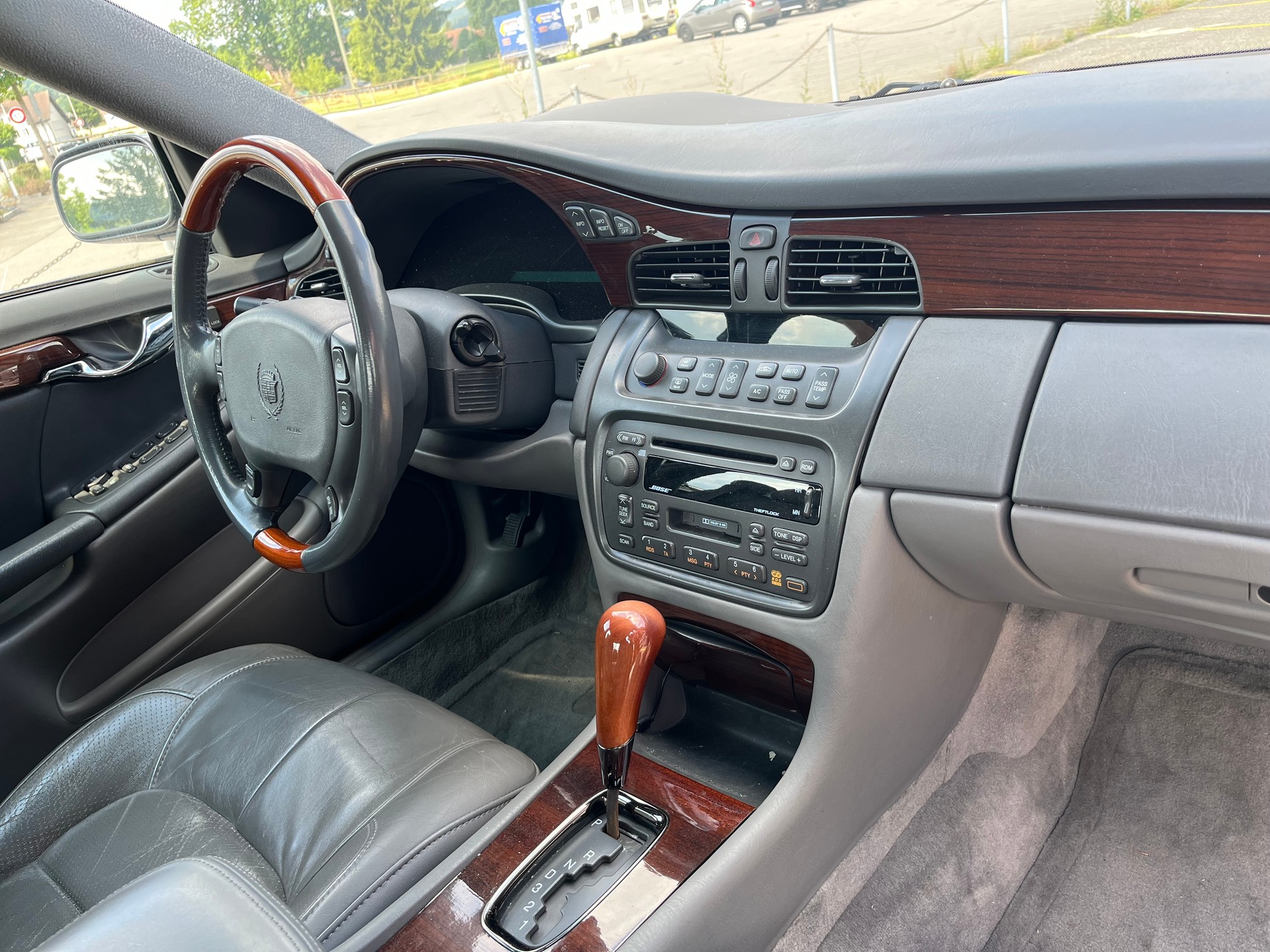 CADILLAC Automat Benzin DTS mit Klimaanlage-image-13