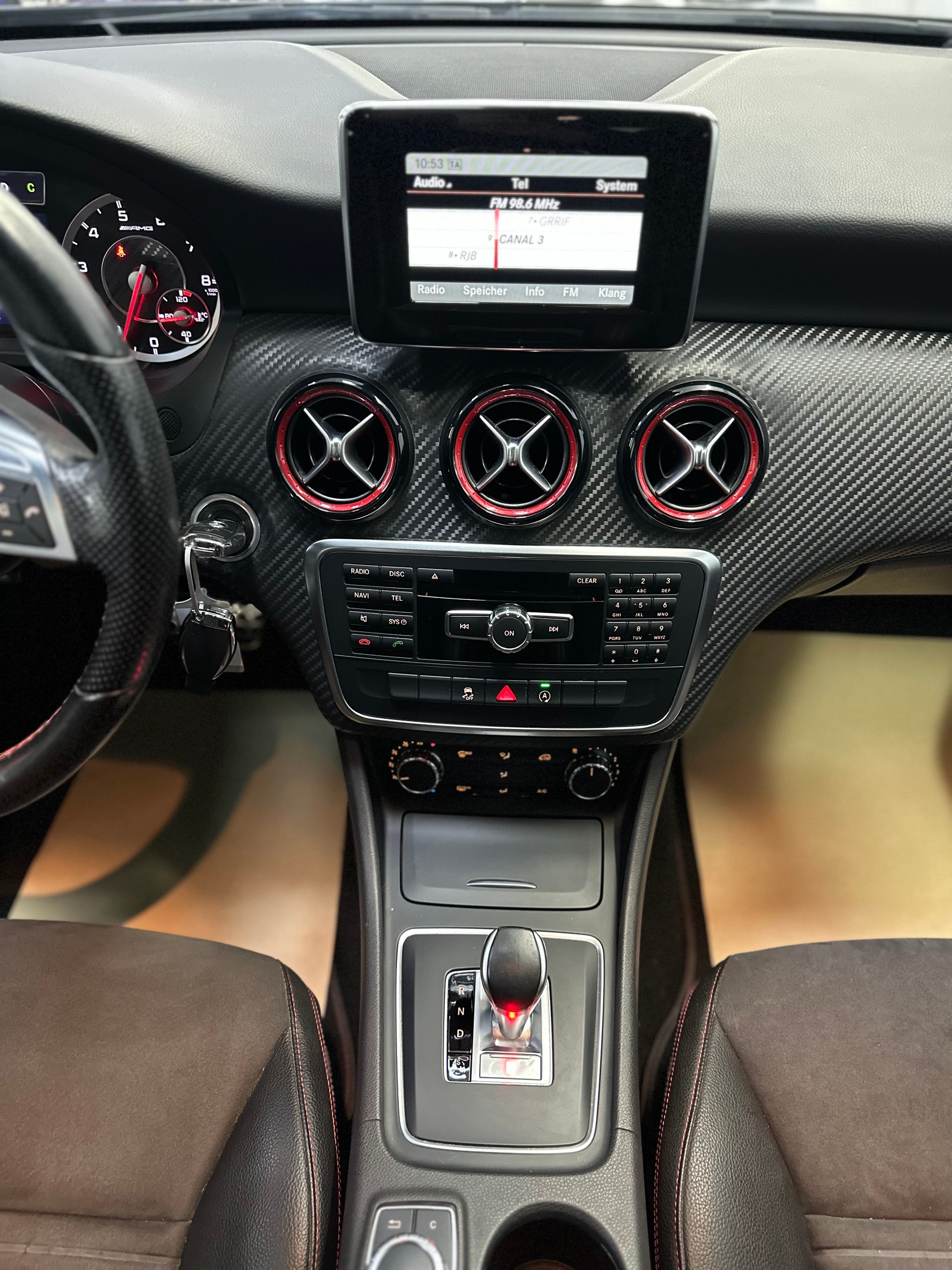 MERCEDES-BENZ A 45 AMG 4Matic Speedshift 7G-DCT-image-12