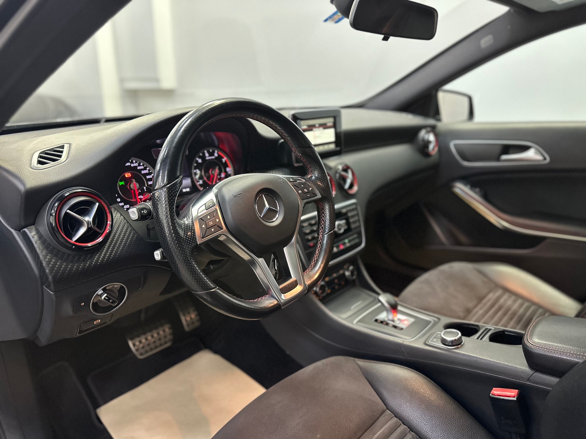 MERCEDES-BENZ A 45 AMG 4Matic Speedshift 7G-DCT-image-9