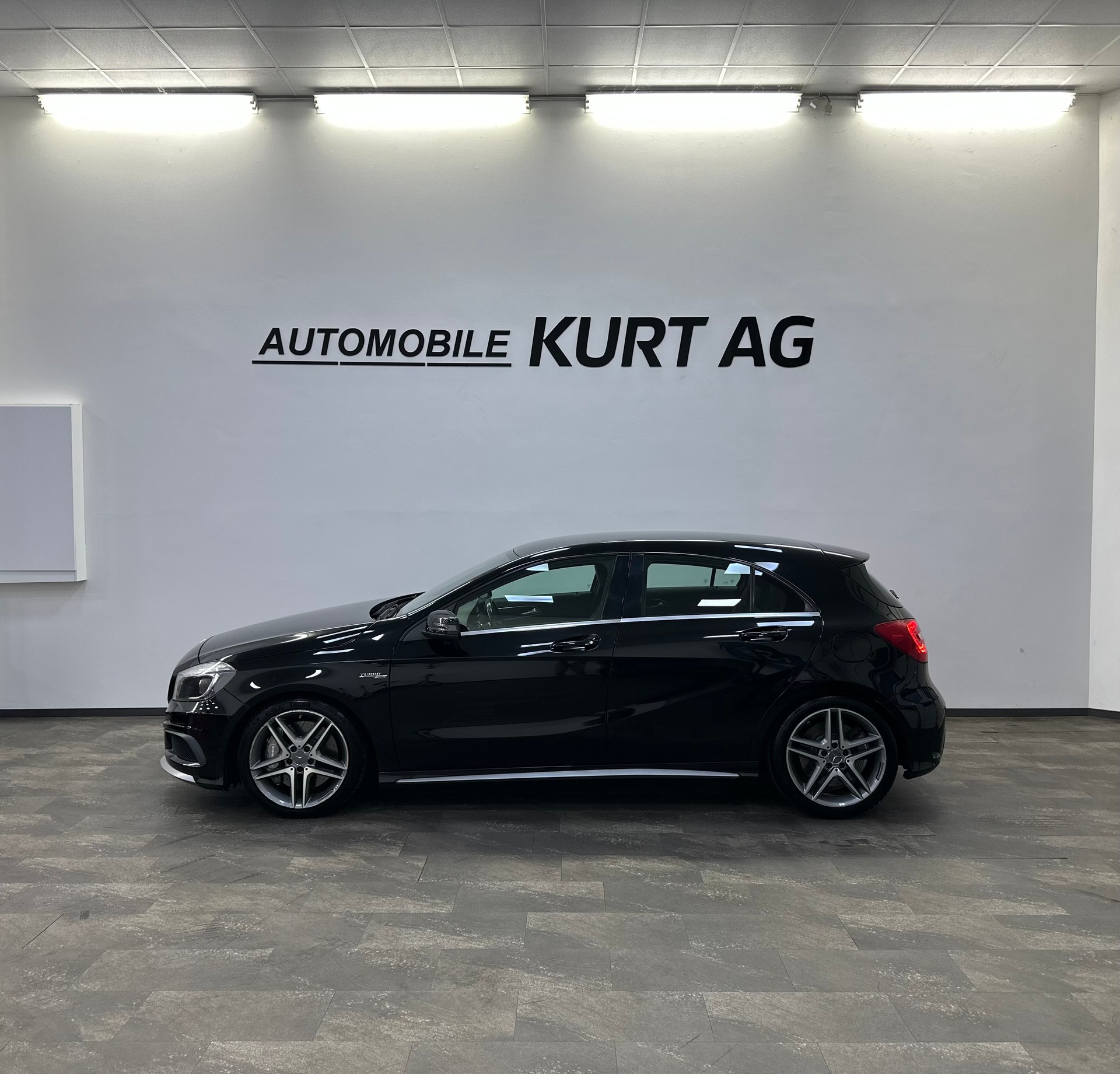 MERCEDES-BENZ A 45 AMG 4Matic Speedshift 7G-DCT-image-2