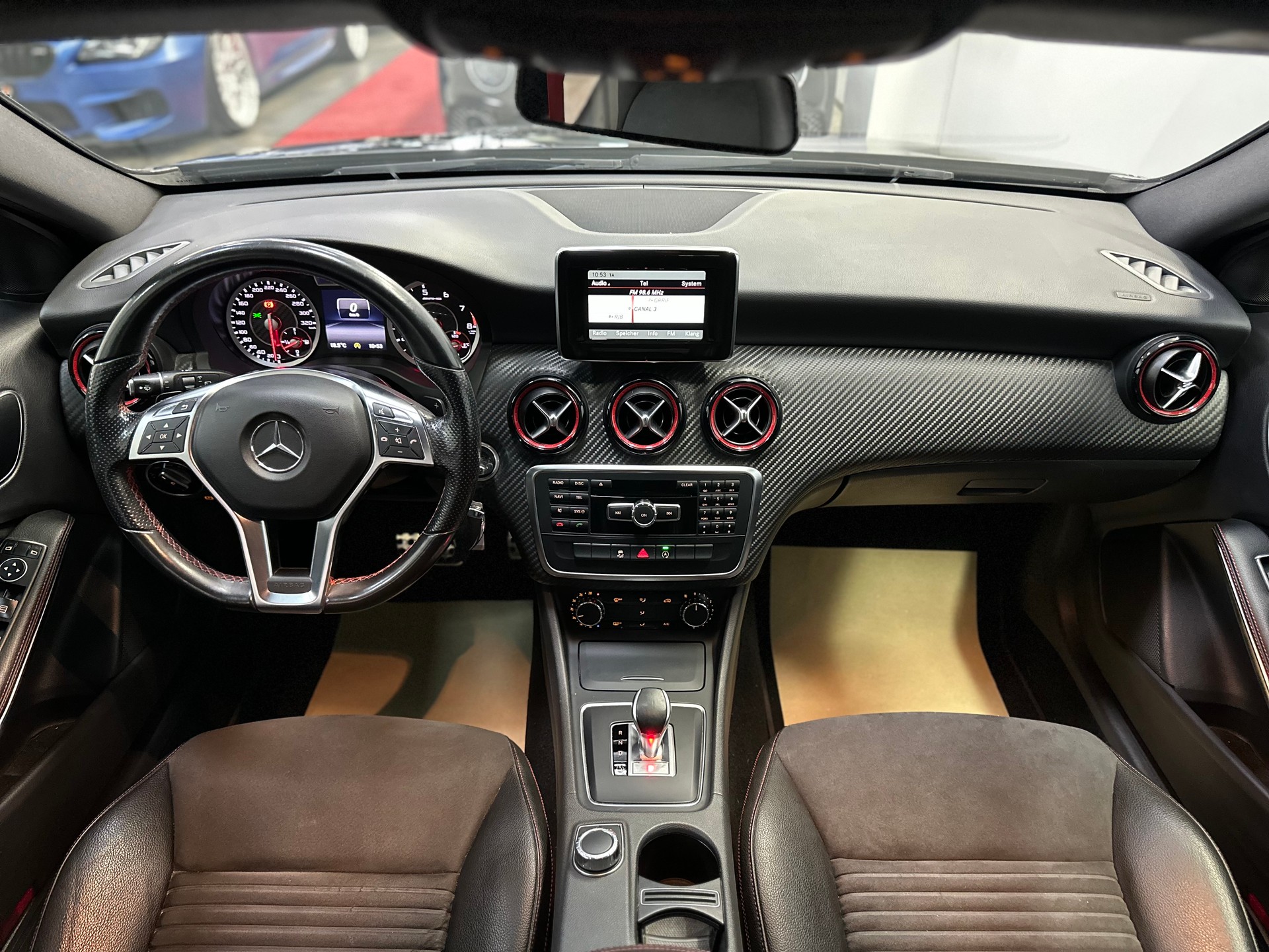 MERCEDES-BENZ A 45 AMG 4Matic Speedshift 7G-DCT-image-13