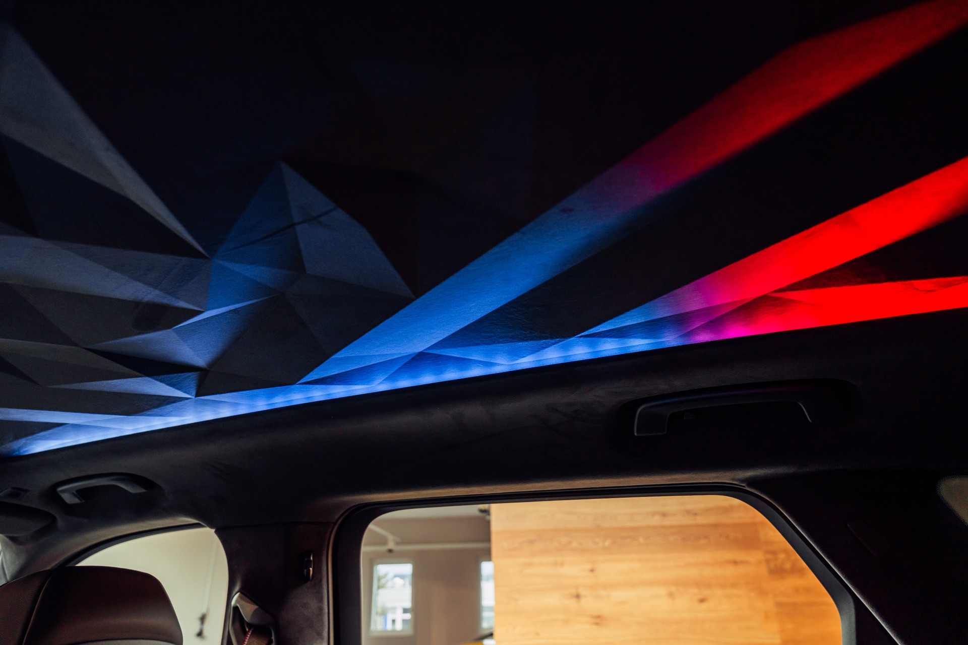 BMW XM xDrive 50e PHEV Steptronic-image-11