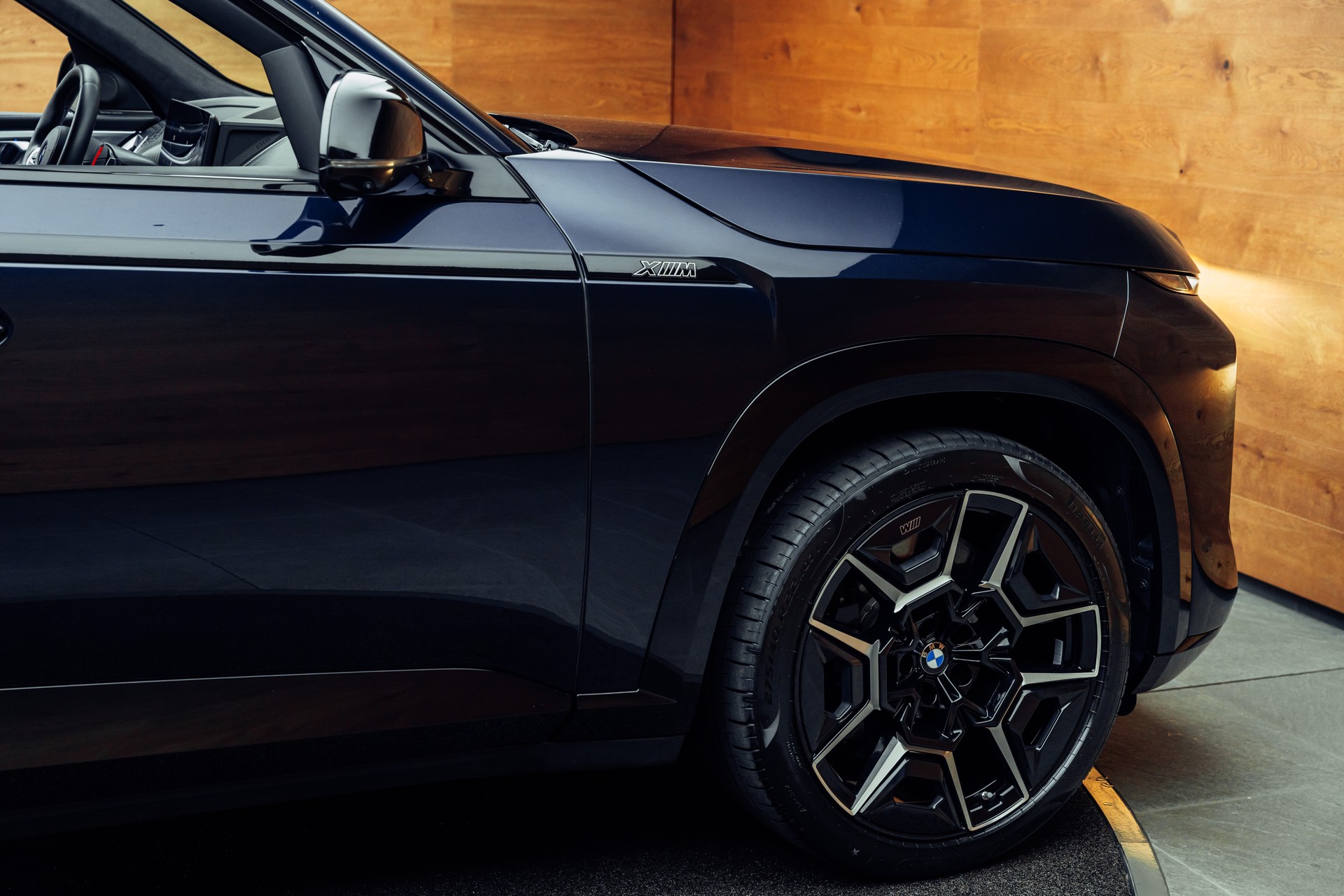 BMW XM xDrive 50e PHEV Steptronic-image-21