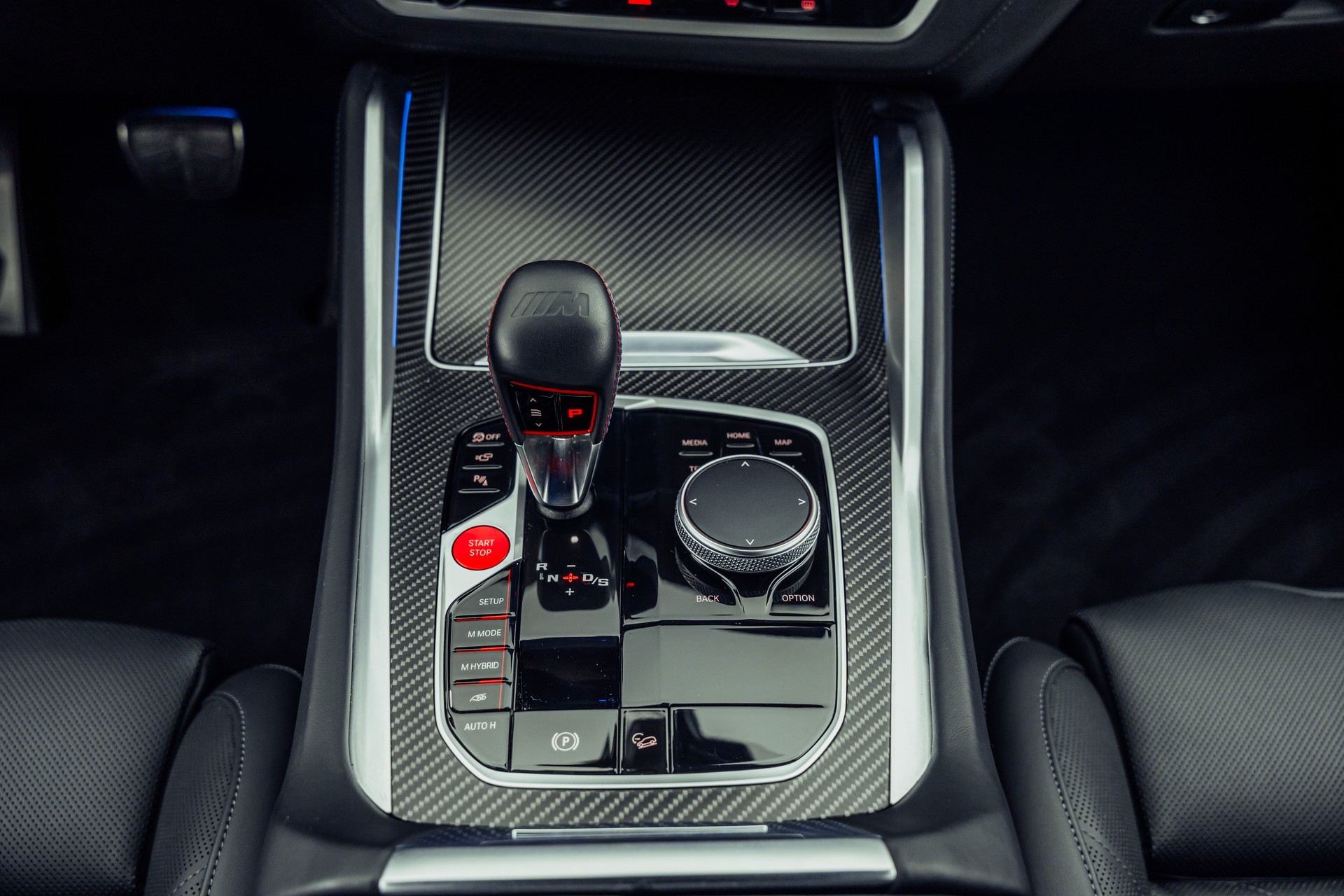 BMW XM xDrive 50e PHEV Steptronic-image-14