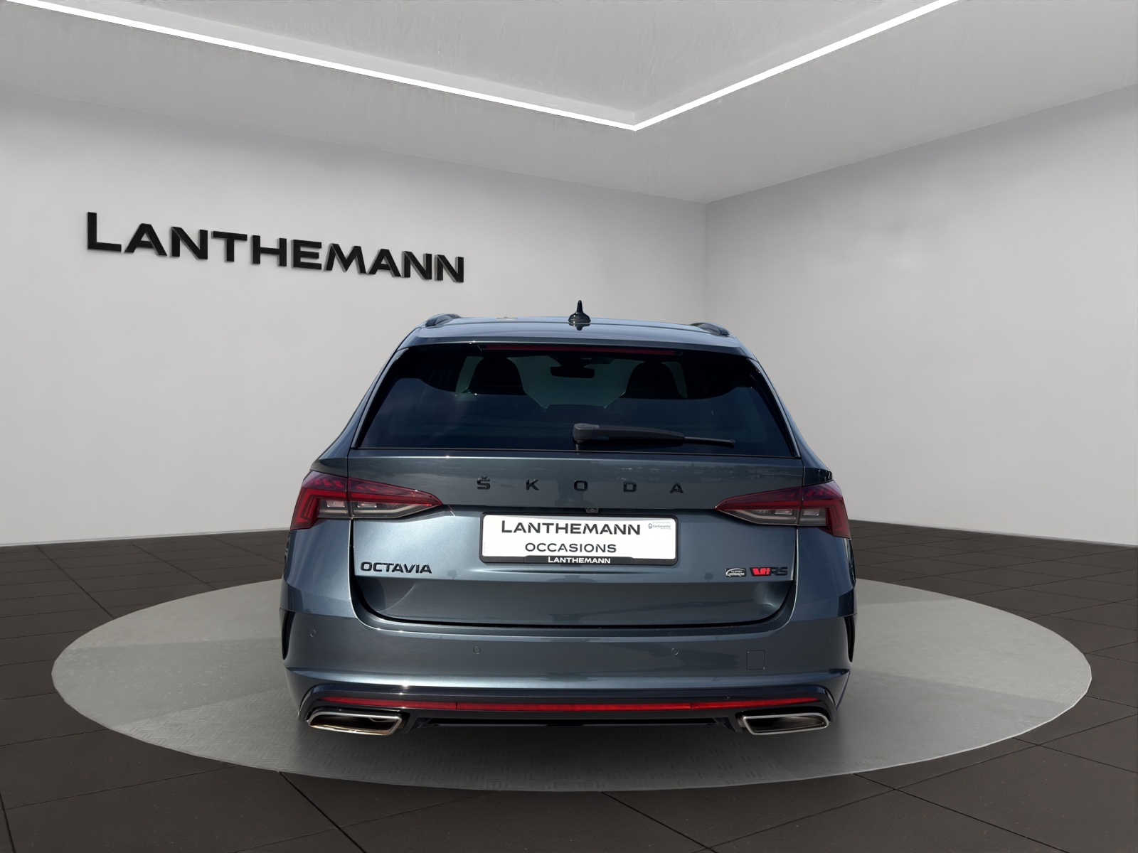 SKODA Octavia Combi 2.0 TDI DSG RS 4x4-image-3