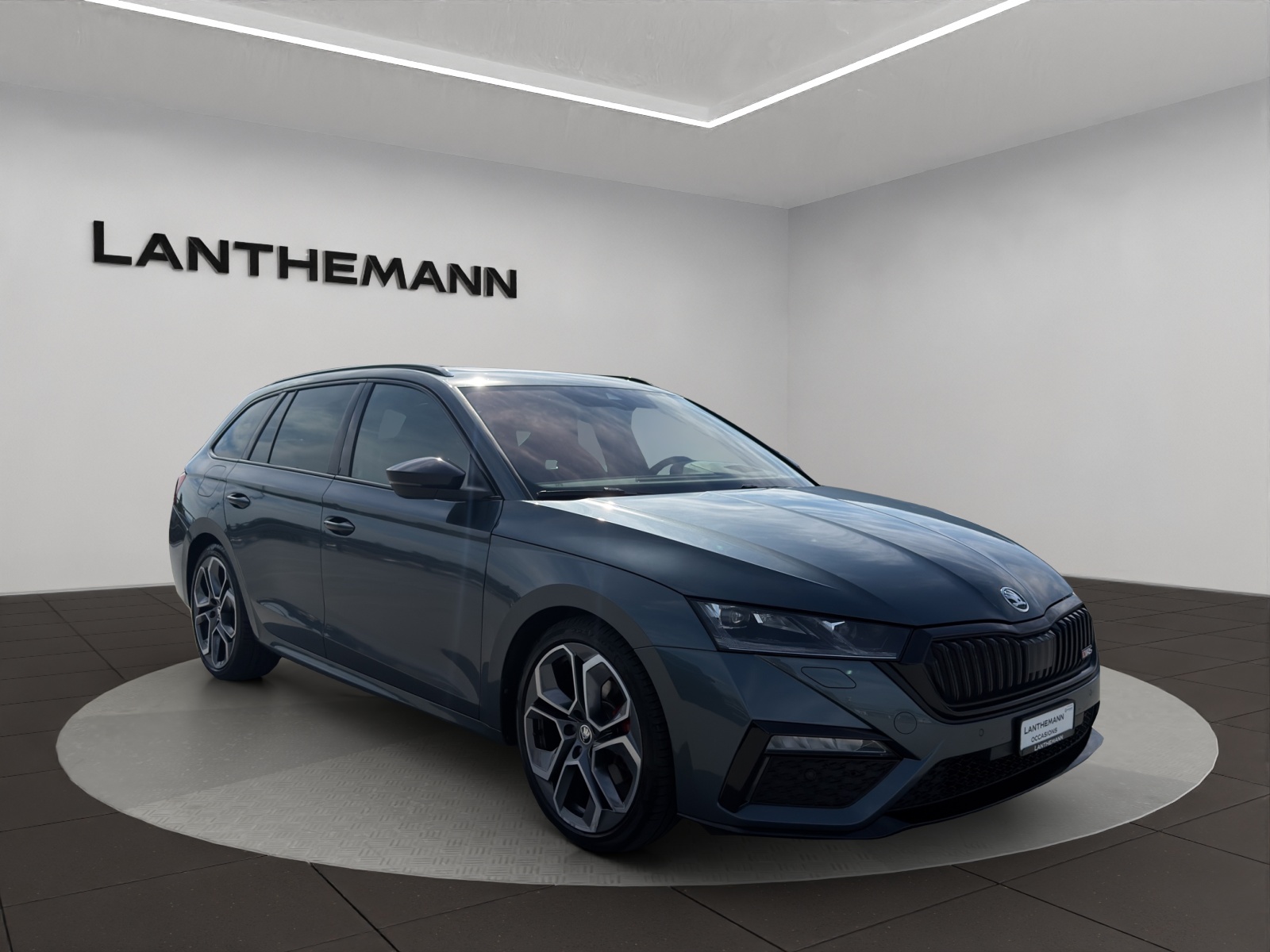 SKODA Octavia Combi 2.0 TDI DSG RS 4x4-image-5