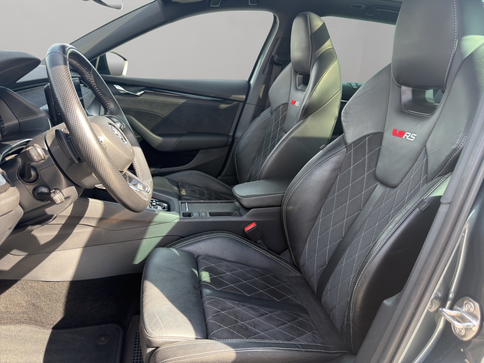 SKODA Octavia Combi 2.0 TDI DSG RS 4x4-image-8