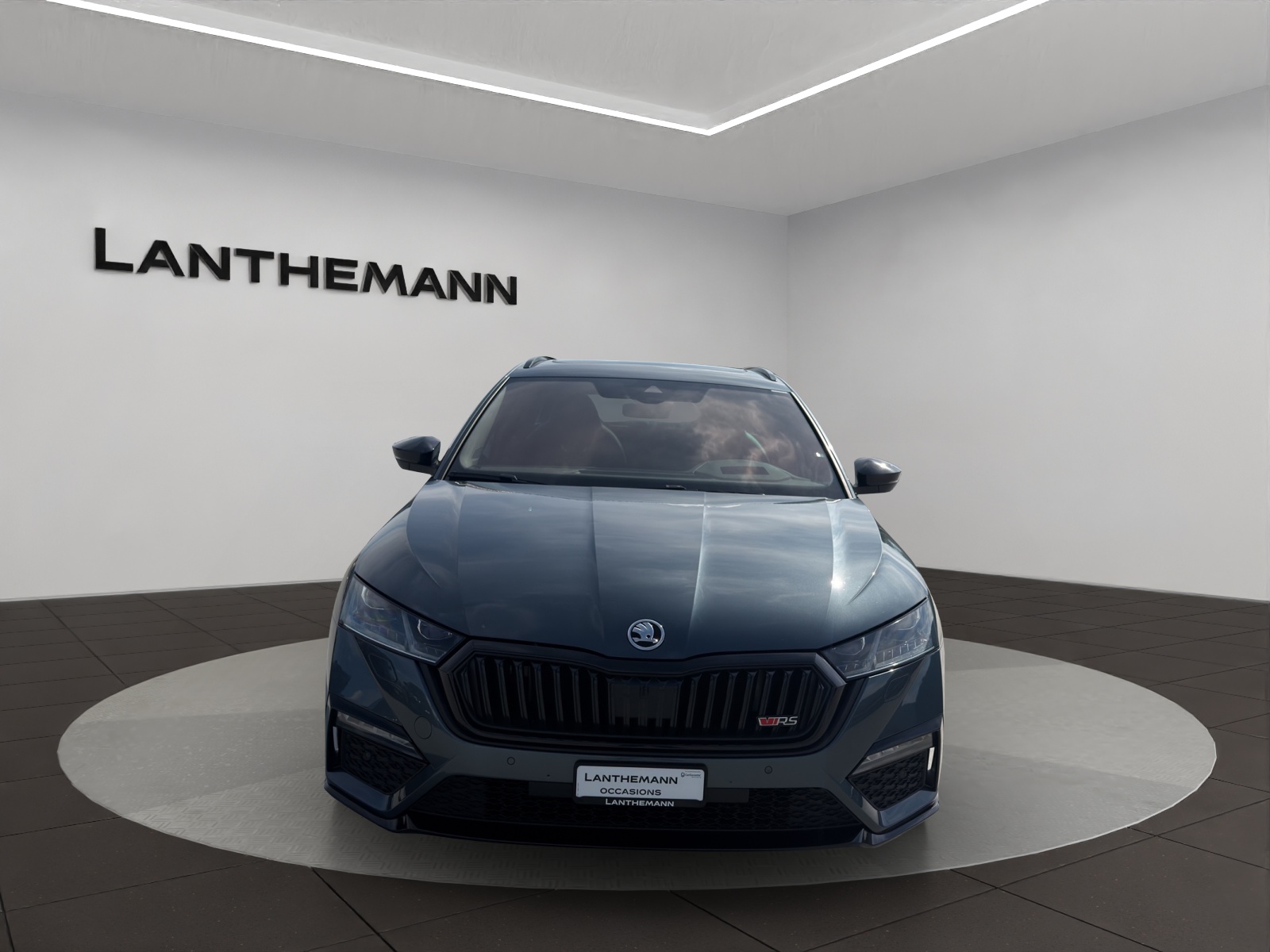 SKODA Octavia Combi 2.0 TDI DSG RS 4x4-image-6