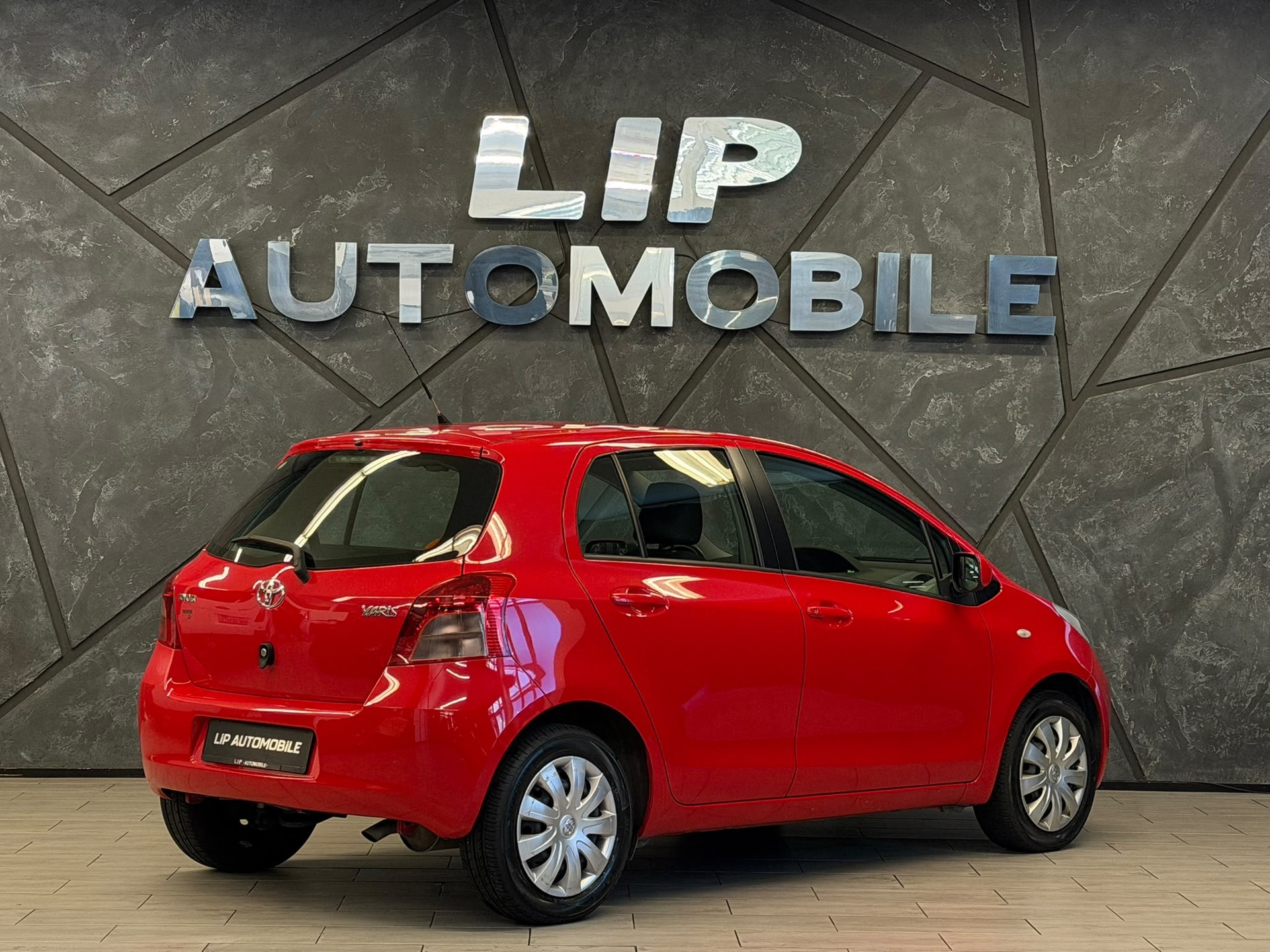 TOYOTA Yaris 1.3 Linea Sol-image-5