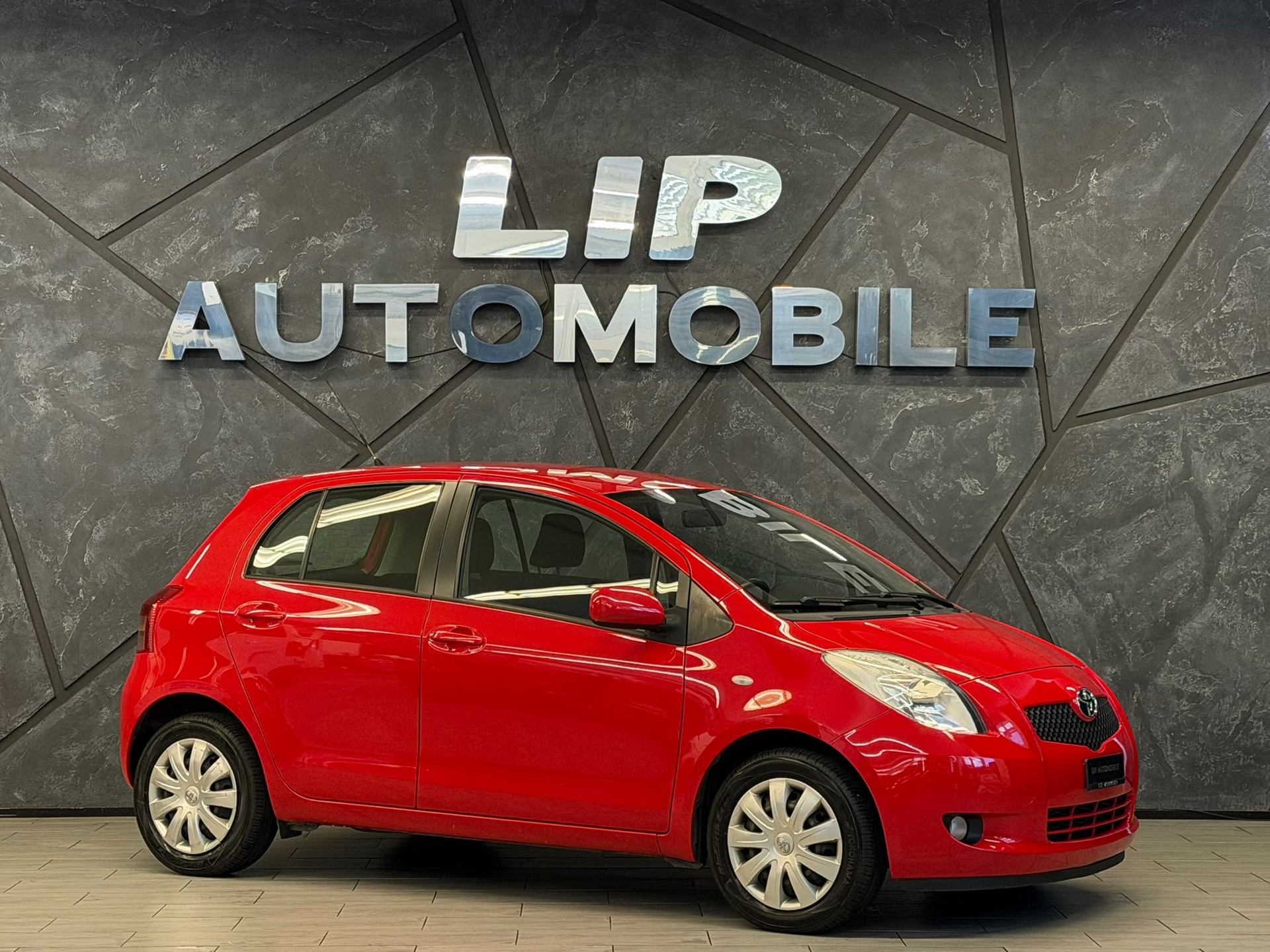 TOYOTA Yaris 1.3 Linea Sol-image-2