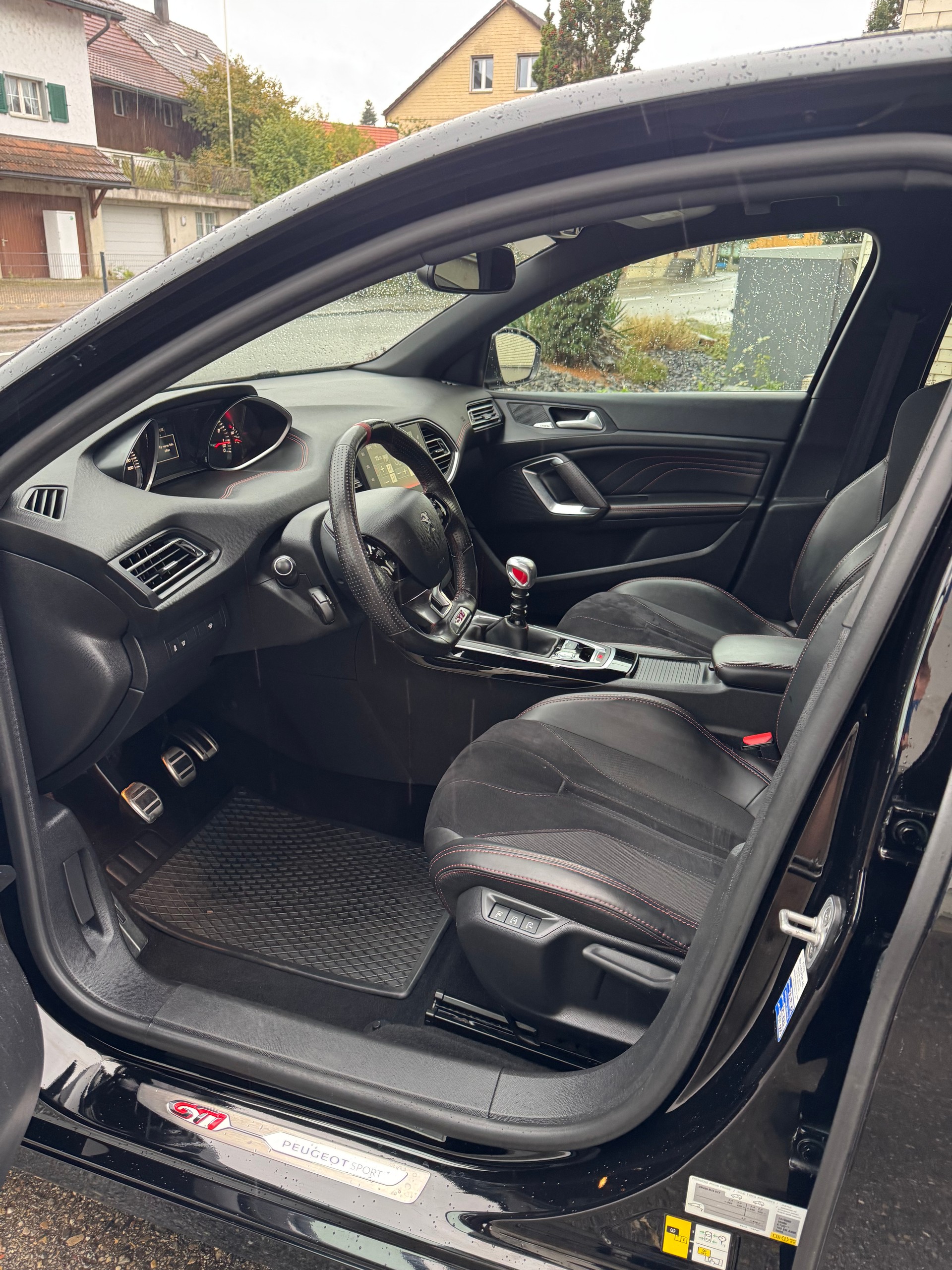 PEUGEOT 308 1.6 GTi-image-7