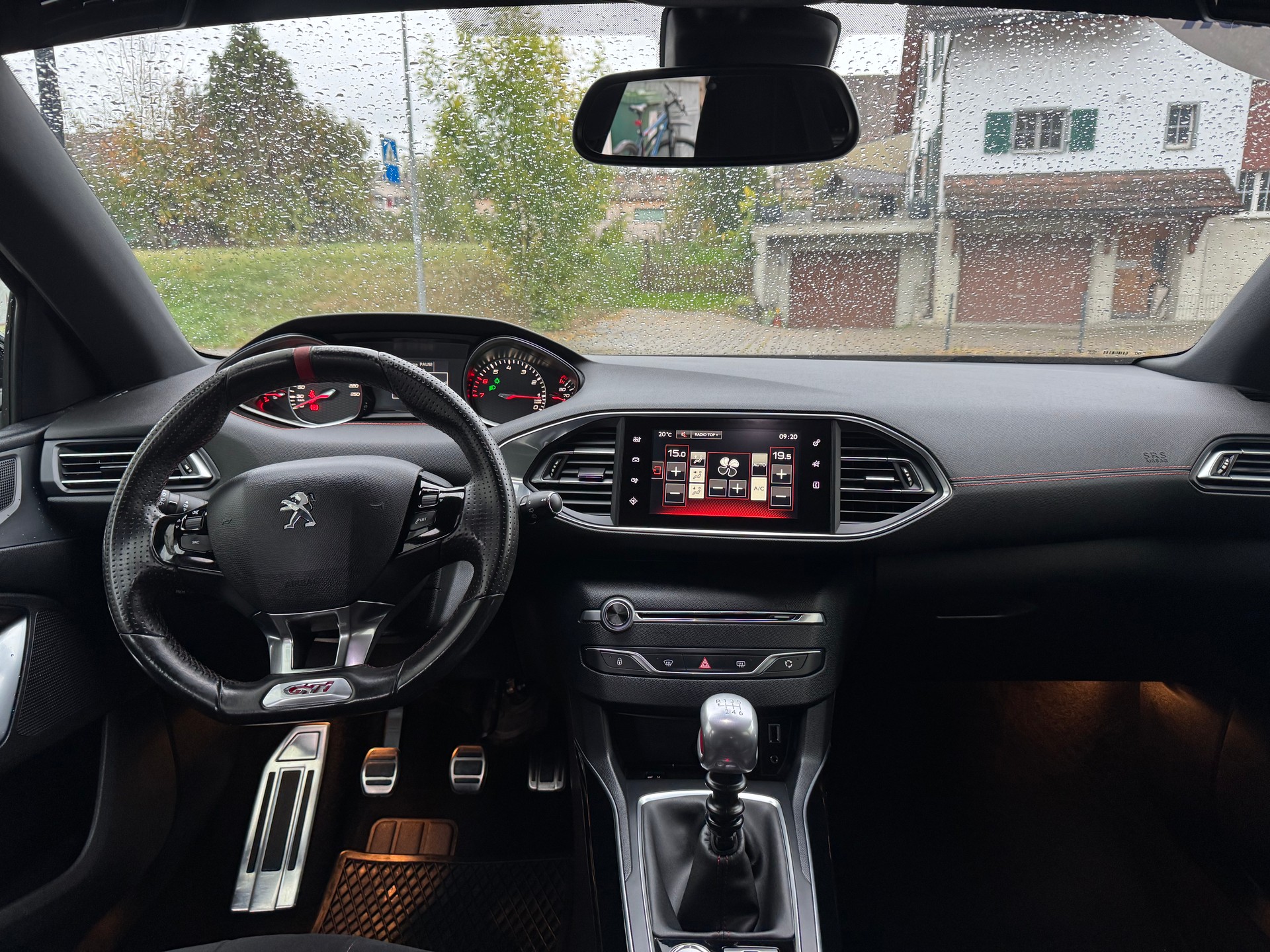 PEUGEOT 308 1.6 GTi-image-9