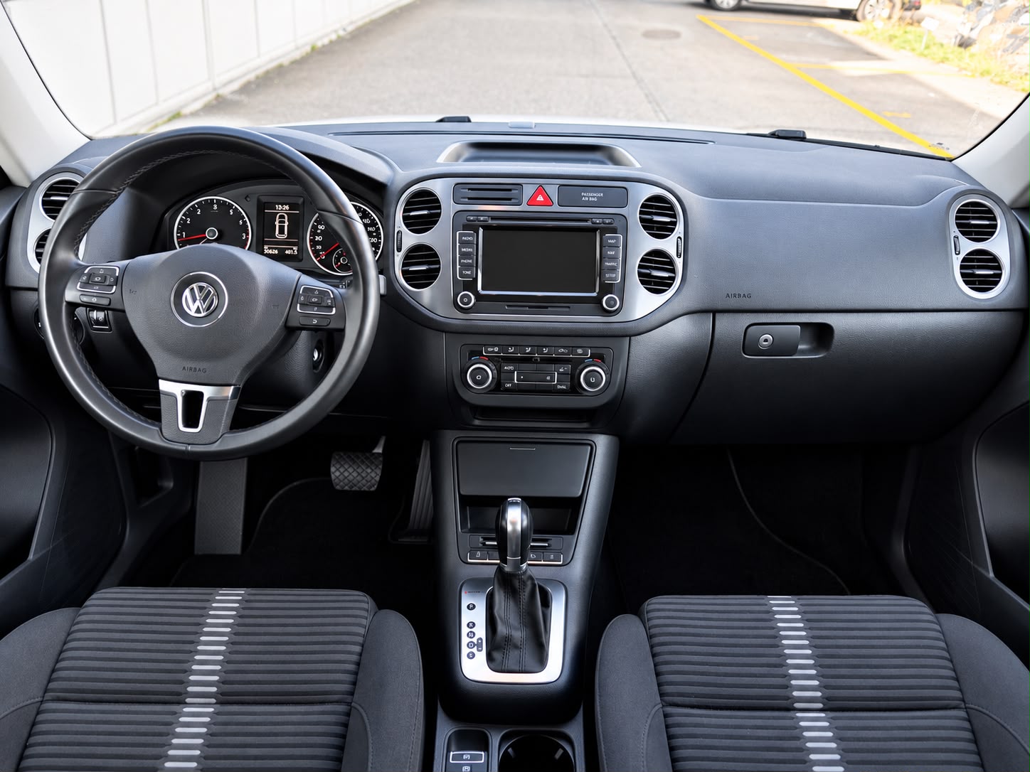 VW Tiguan 2.0 TDI Sport&Style DSG-image-9