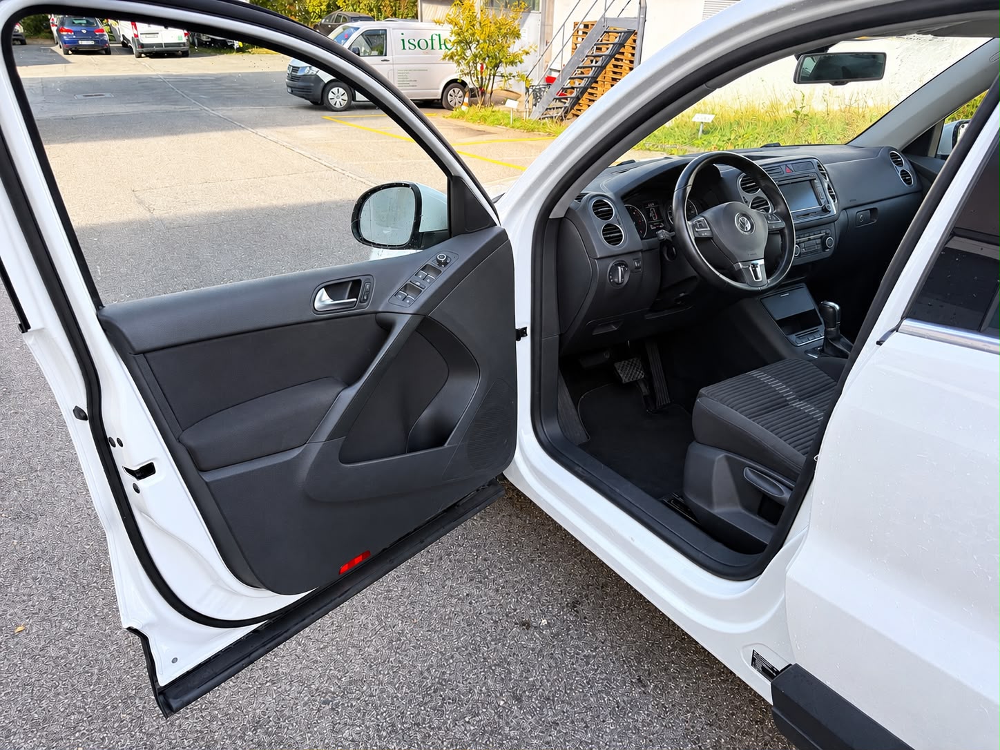 VW Tiguan 2.0 TDI Sport&Style DSG-image-17