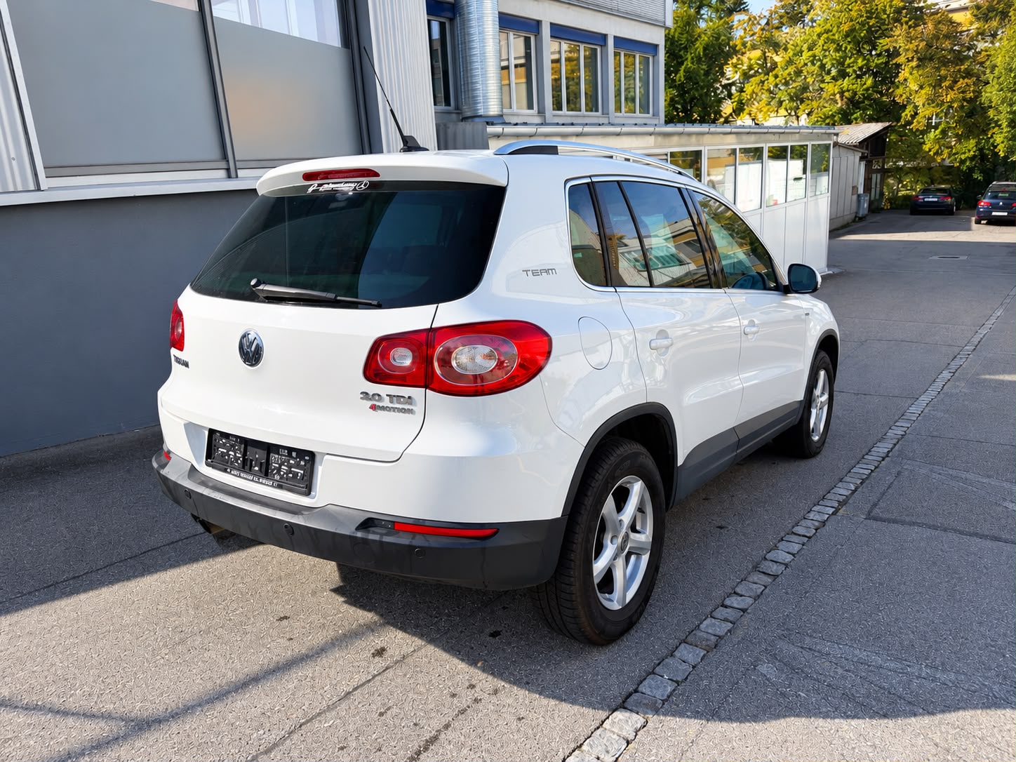 VW Tiguan 2.0 TDI Sport&Style DSG-image-2