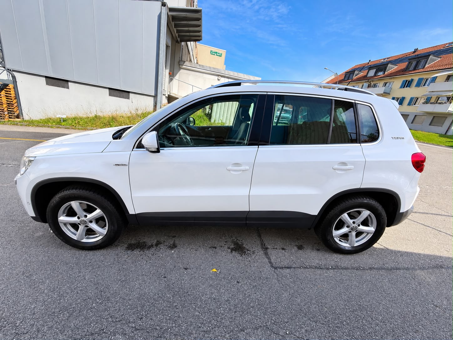 VW Tiguan 2.0 TDI Sport&Style DSG-image-5