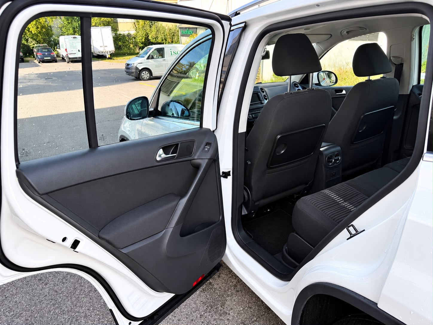 VW Tiguan 2.0 TDI Sport&Style DSG-image-21