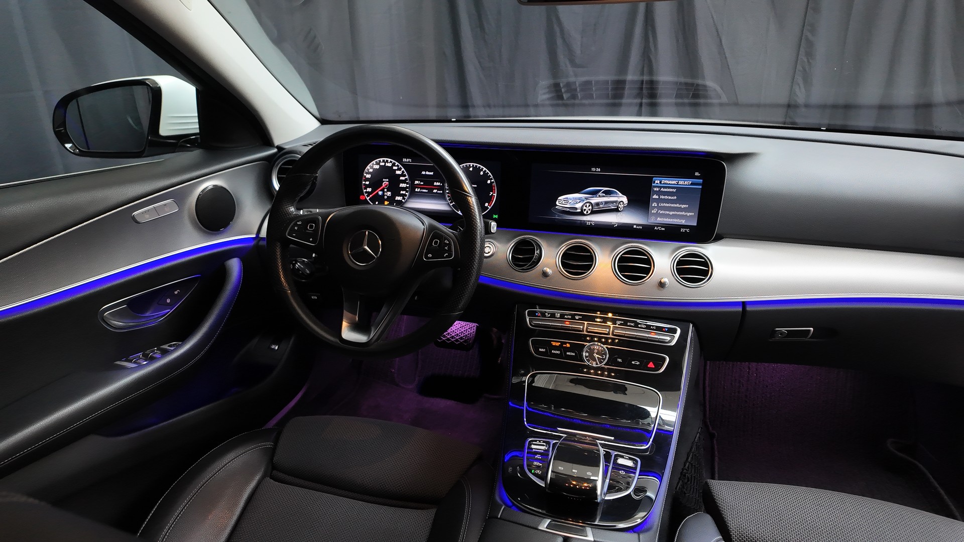MERCEDES-BENZ E 200 AMG Line 9G-Tronic-image-9