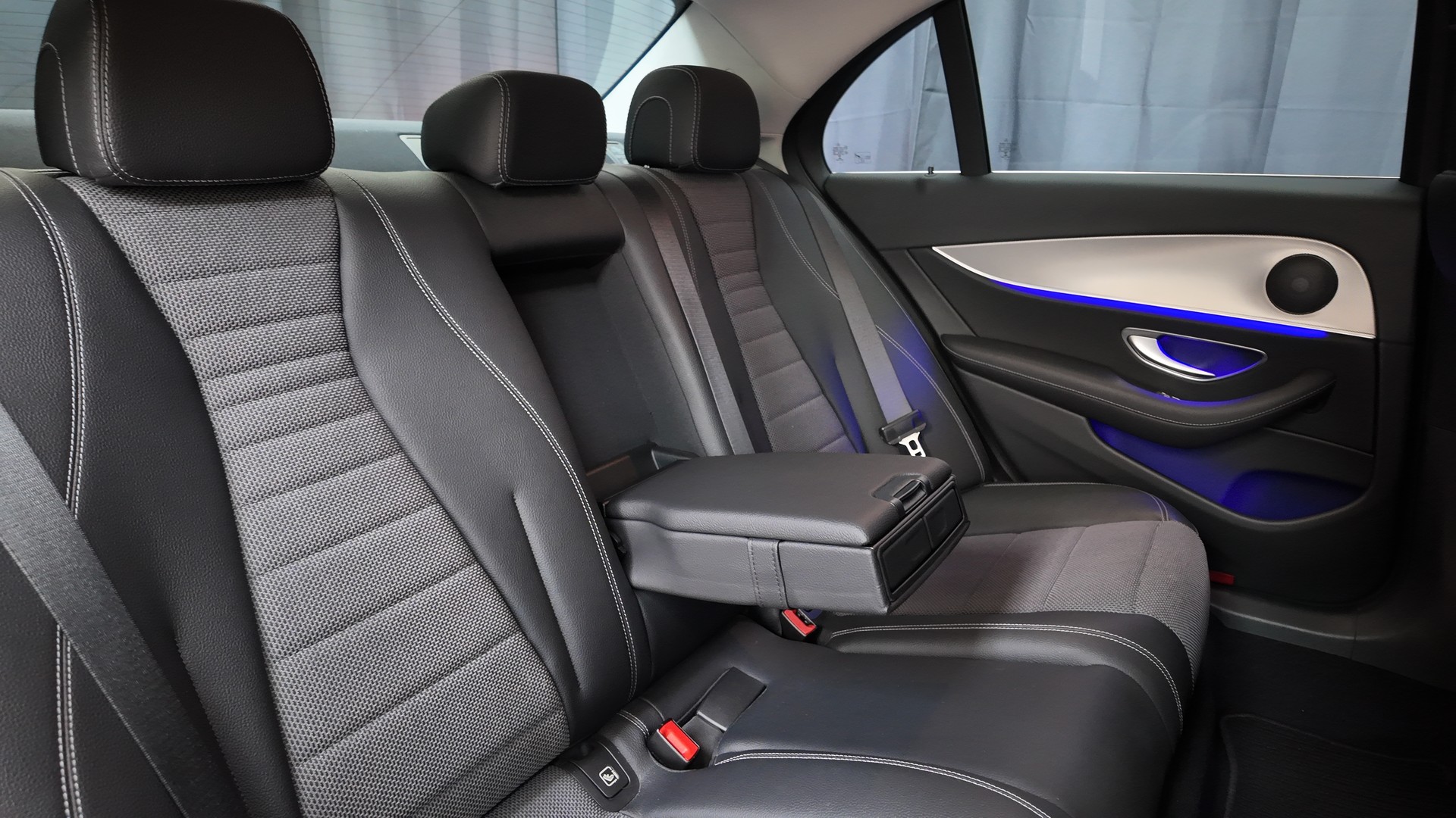 MERCEDES-BENZ E 200 AMG Line 9G-Tronic-image-13