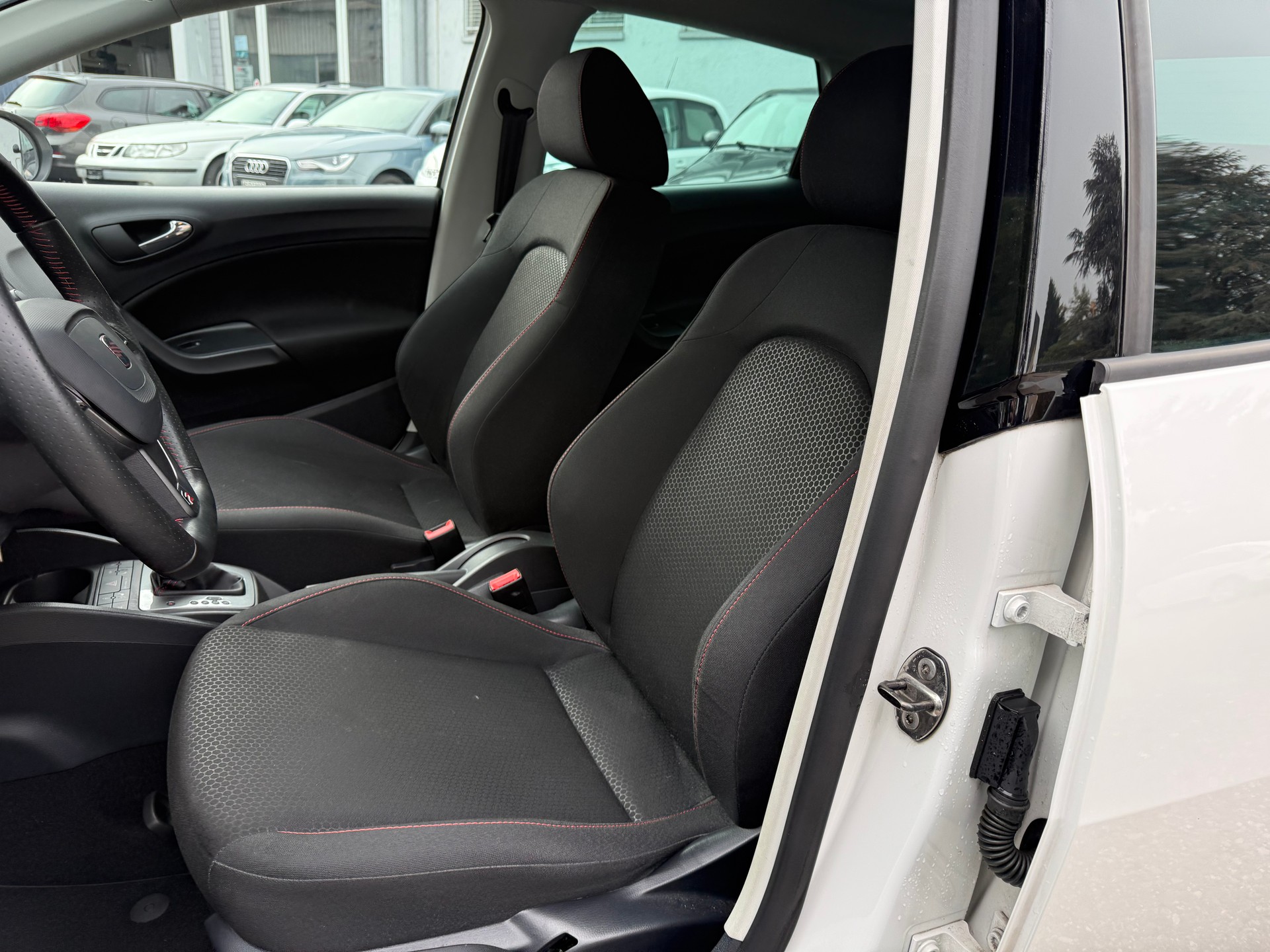 SEAT Ibiza 1.2 TSI FR DSG-image-8