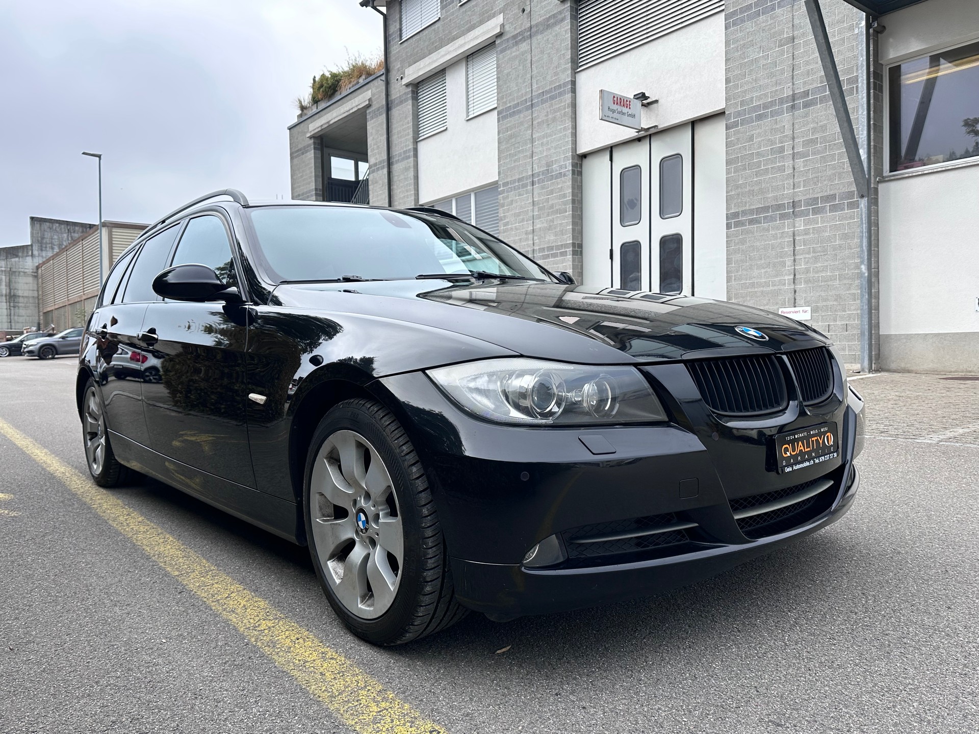 BMW 330xi Touring-image-1