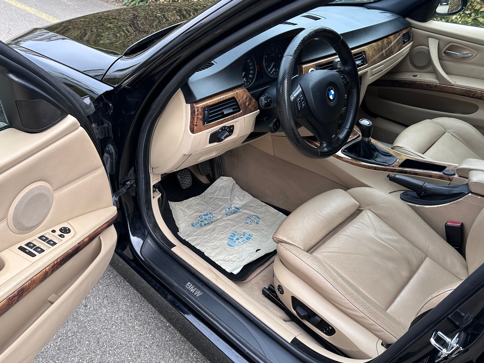 BMW 330xi Touring-image-6