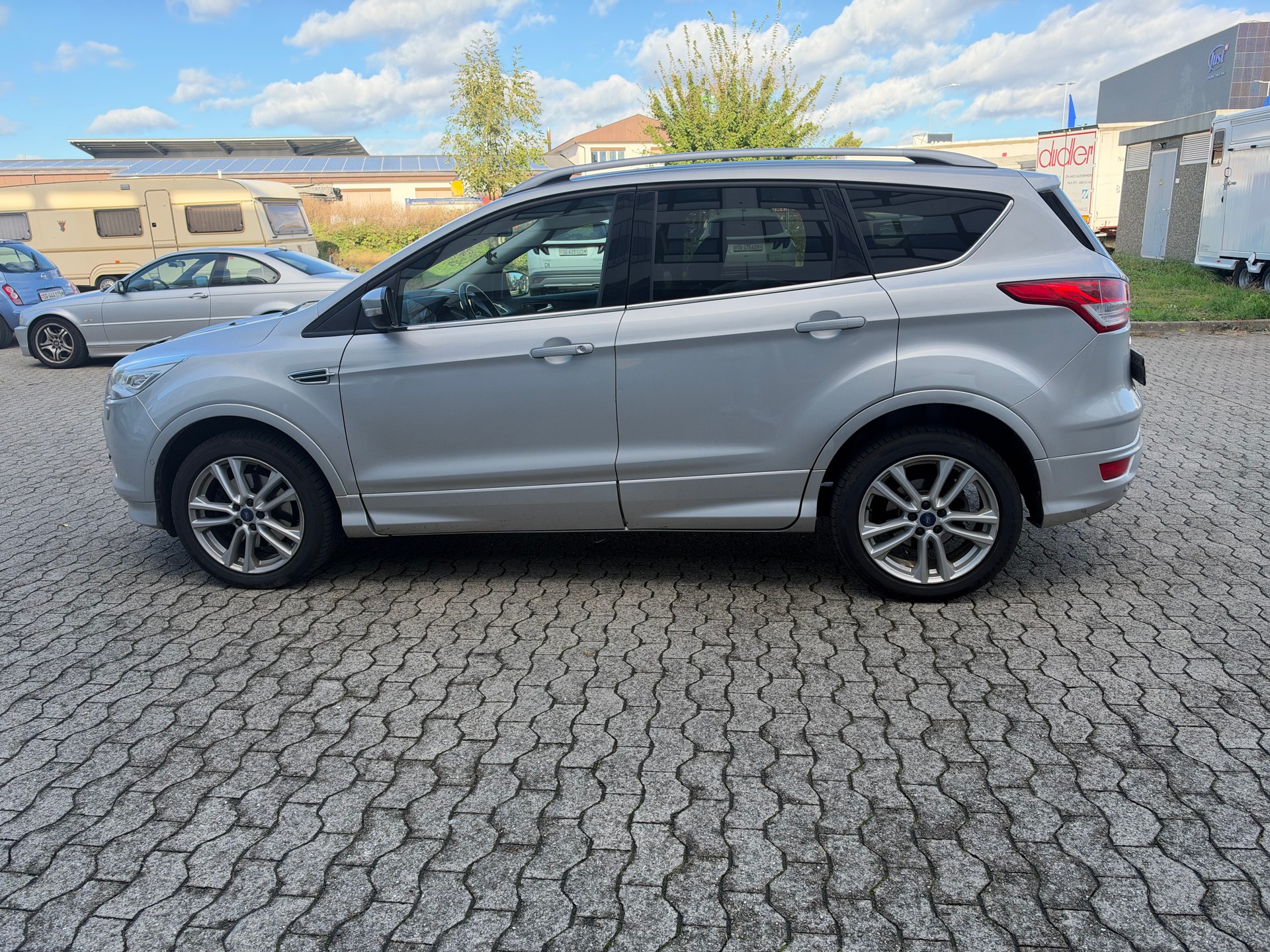 FORD Kuga 2.0 TDCi Carving 4WD PowerShift-image-4