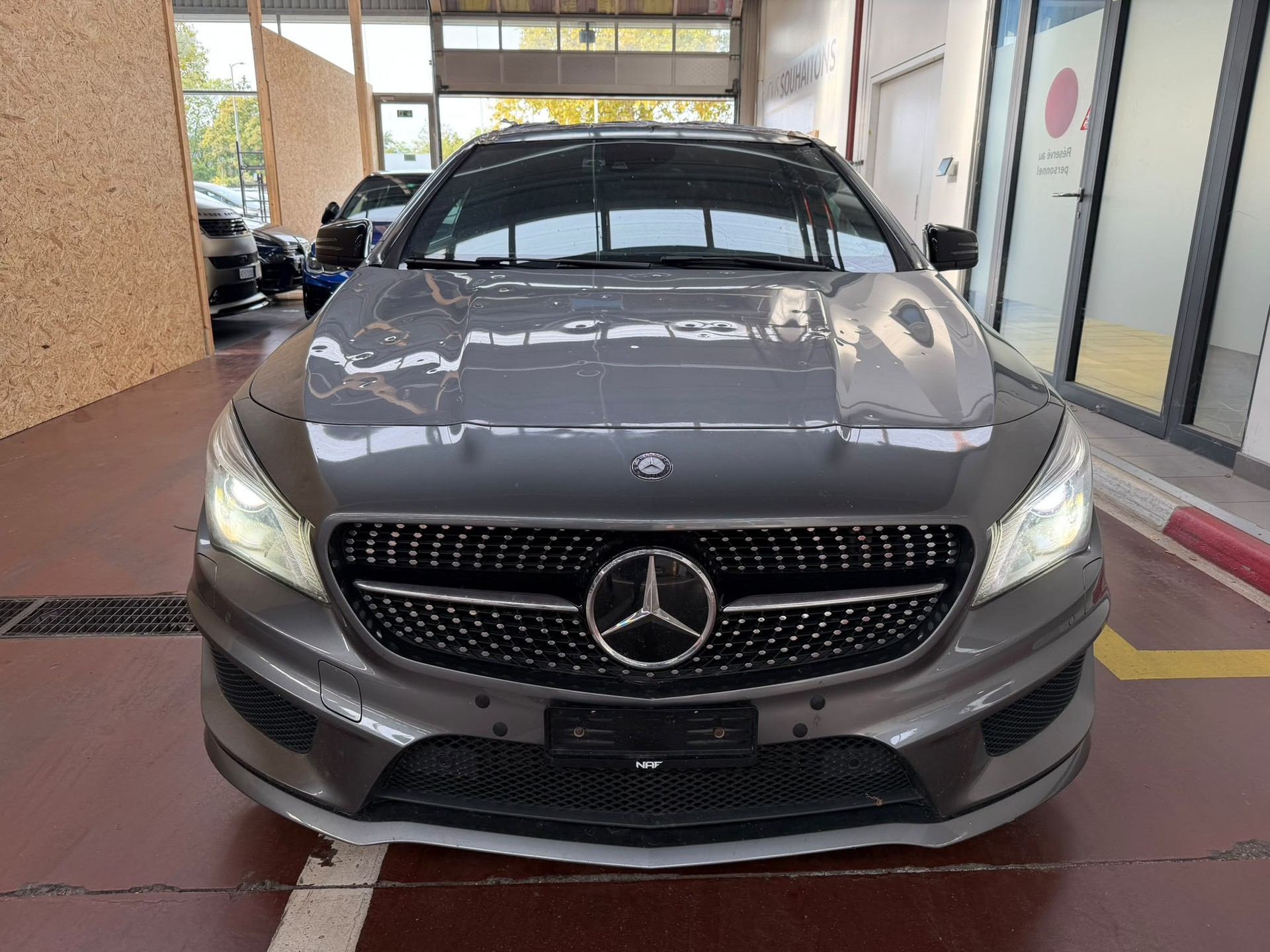 MERCEDES-BENZ CLA 250 AMG Line 7G-DCT-image-2