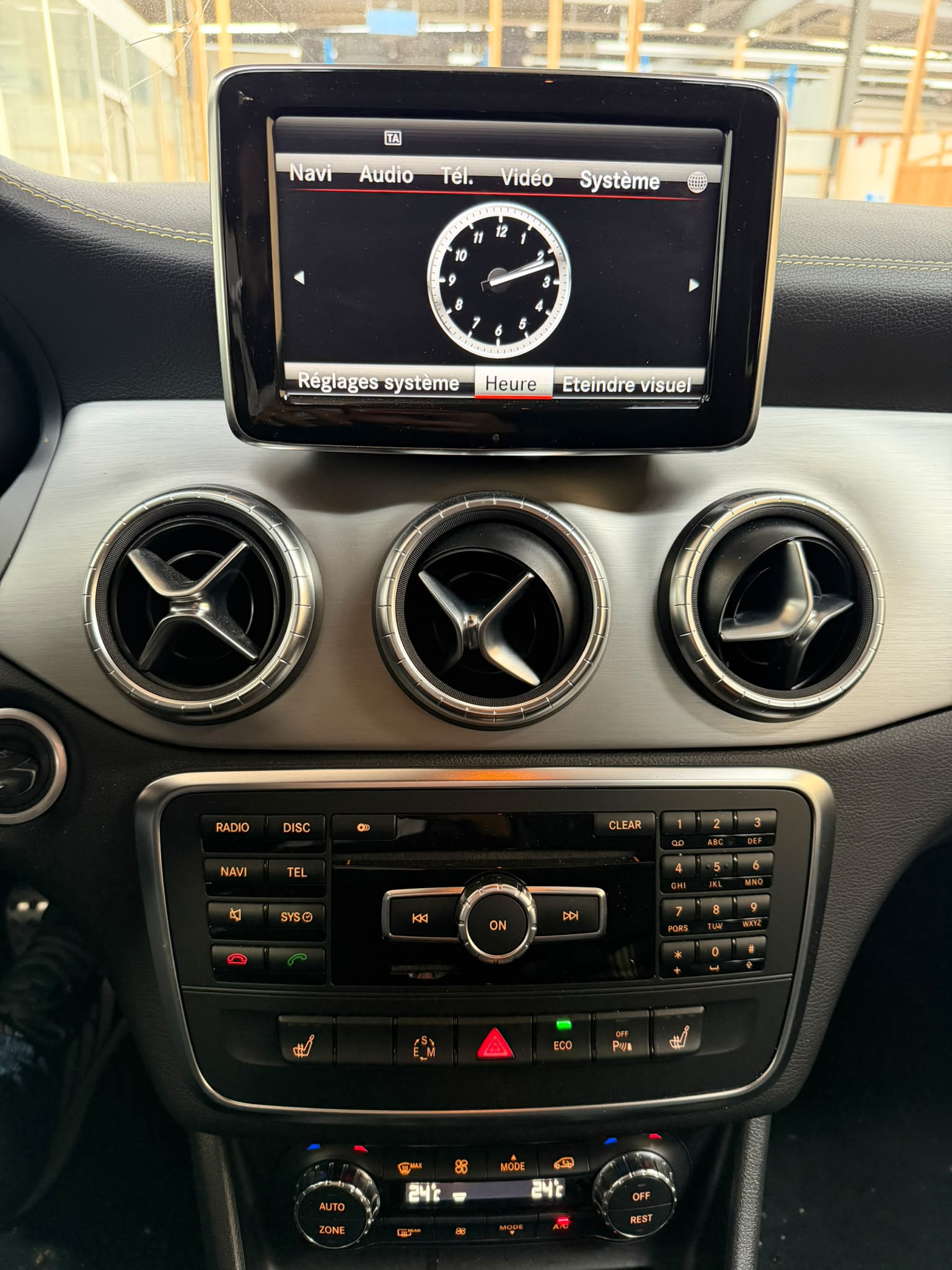 MERCEDES-BENZ CLA 250 AMG Line 7G-DCT-image-16