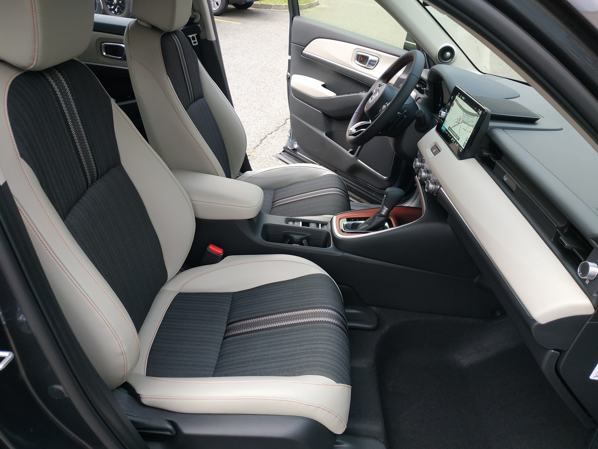 HONDA HR-V 1.5i-MMD Advance Style CVT Automat-image-12